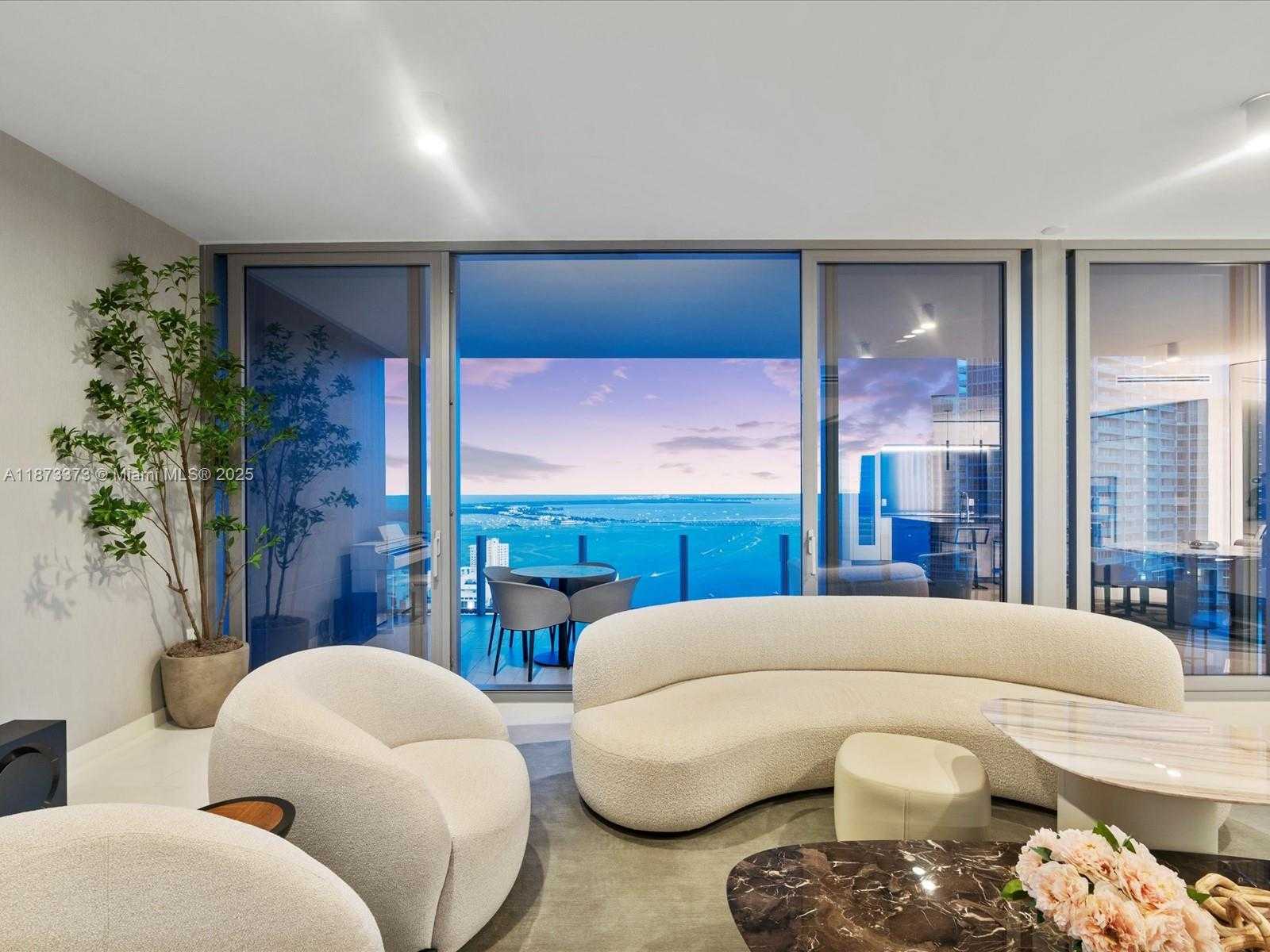 Small Image of 300 BISCAYNE BOULEVARD WAY #4502E, Miami Number 4