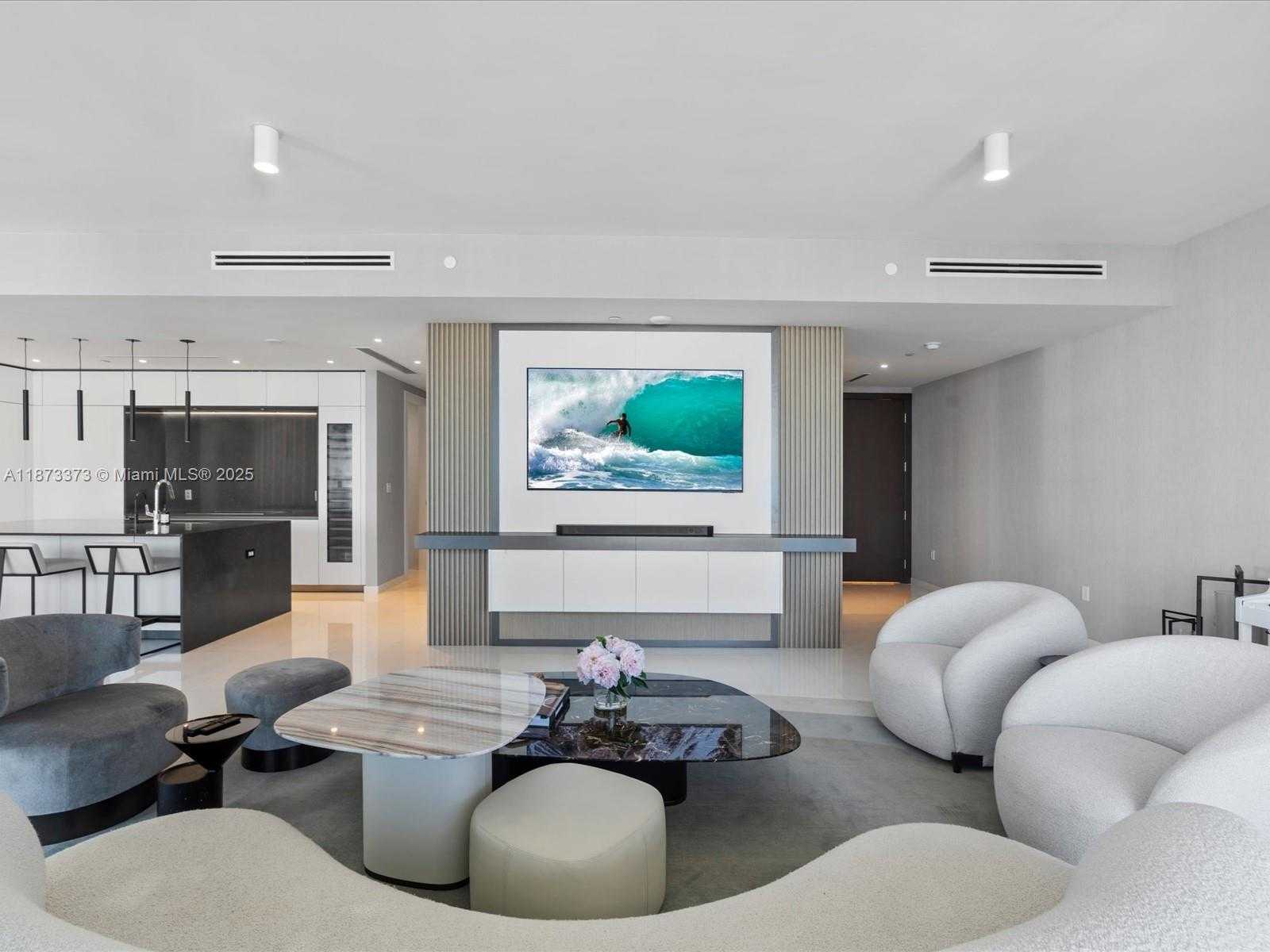 Small Image of 300 BISCAYNE BOULEVARD WAY #4502E, Miami Number 8