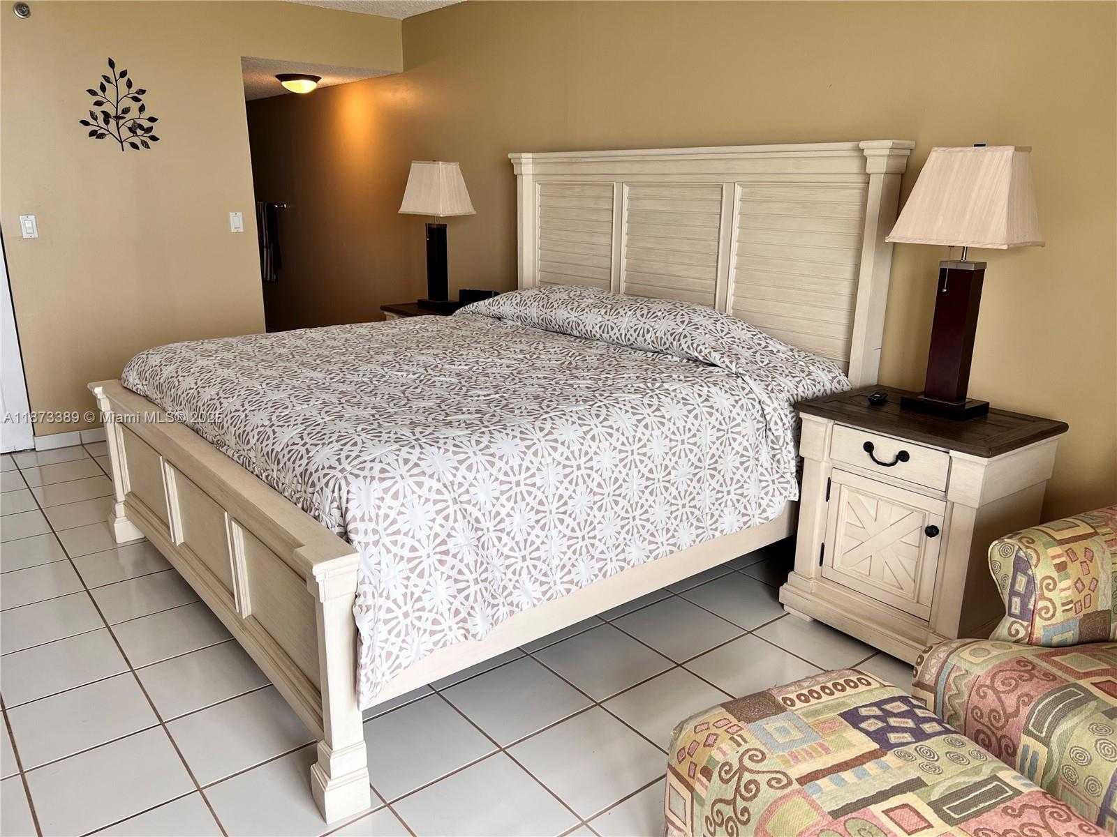 Small Image of 2625 COLLINS AVE #804, Miami Beach Number 13