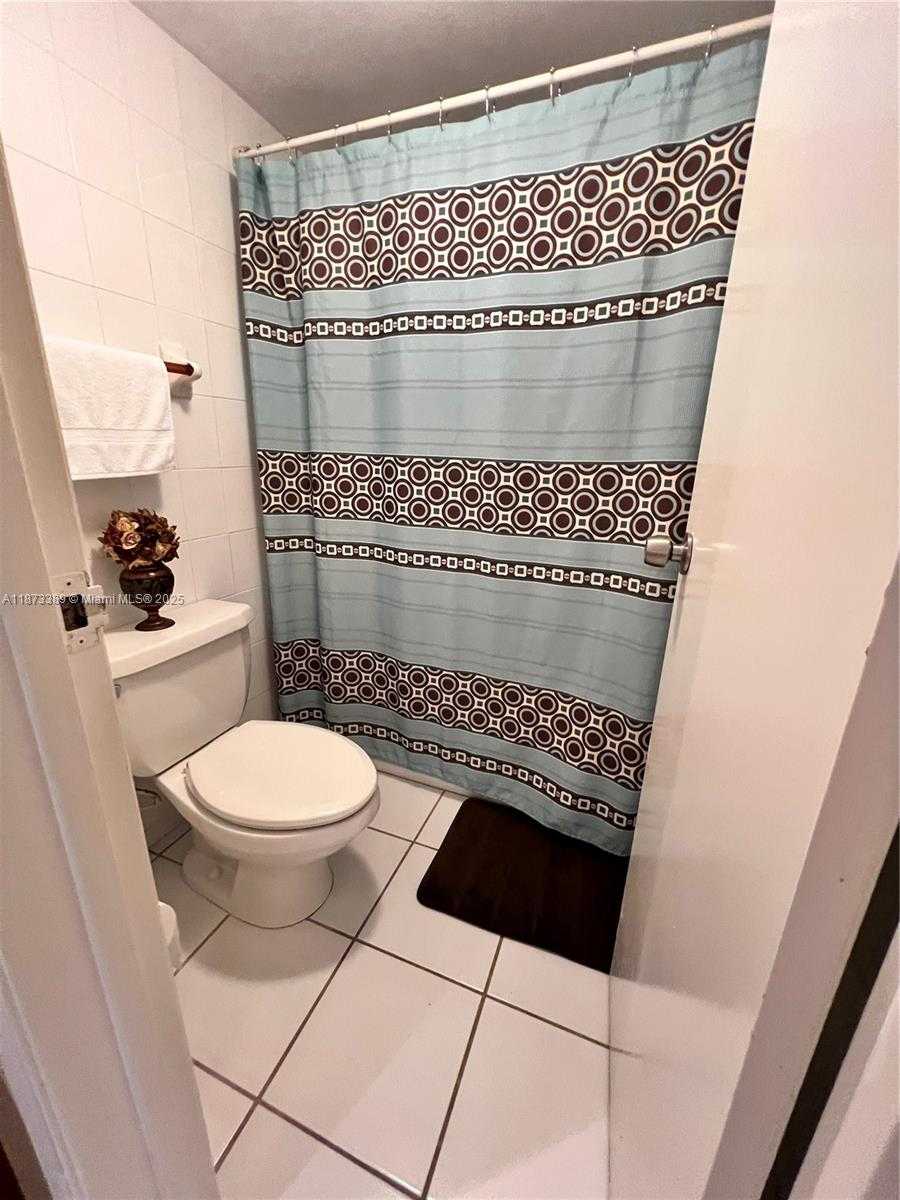 Small Image of 2625 COLLINS AVE #804, Miami Beach Number 15
