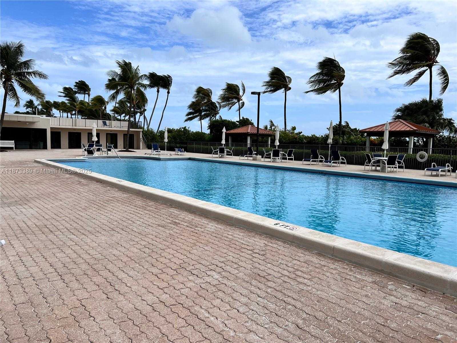 Small Image of 2625 COLLINS AVE #804, Miami Beach Number 16