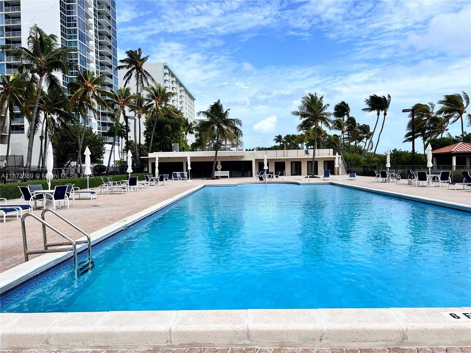 Small Image of 2625 COLLINS AVE #804, Miami Beach Number 17