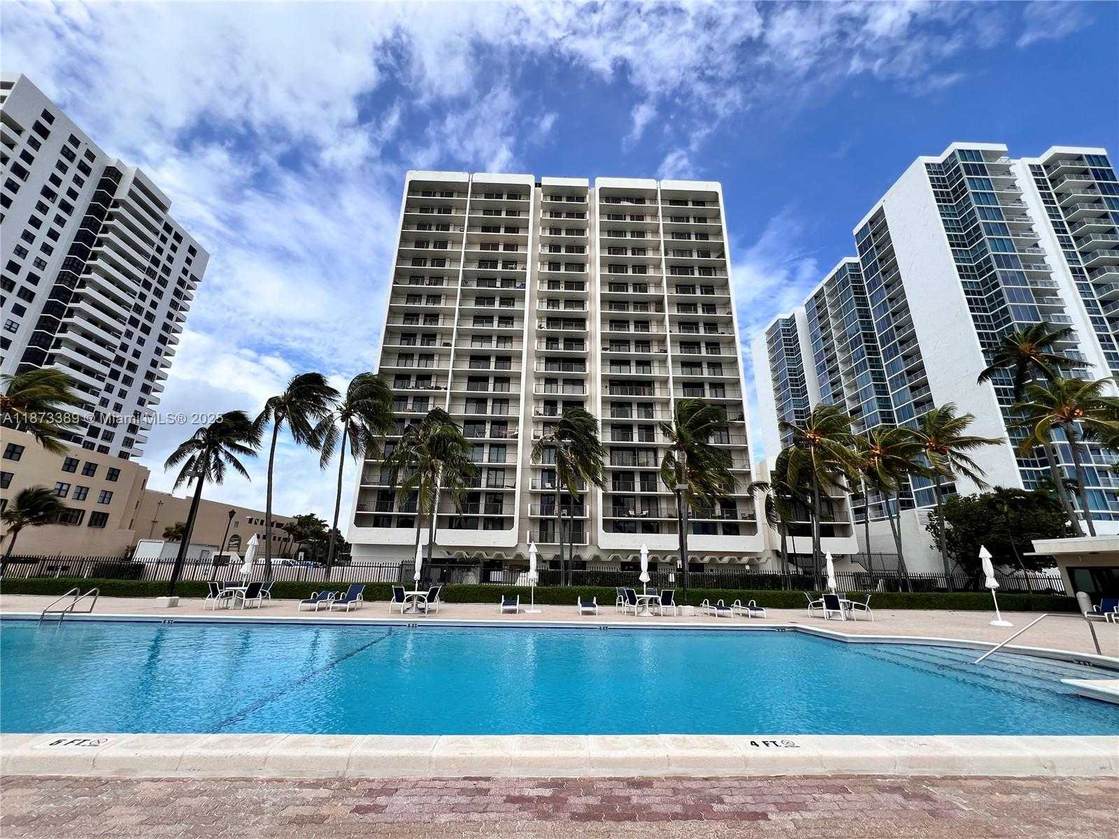 Small Image of 2625 COLLINS AVE #804, Miami Beach Number 18