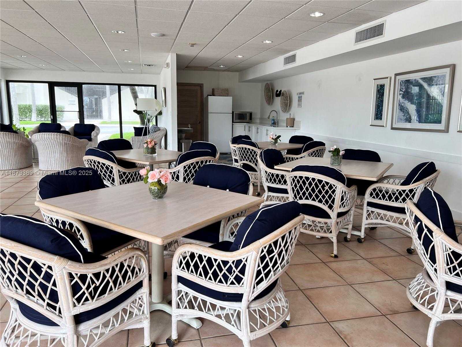 Small Image of 2625 COLLINS AVE #804, Miami Beach Number 23
