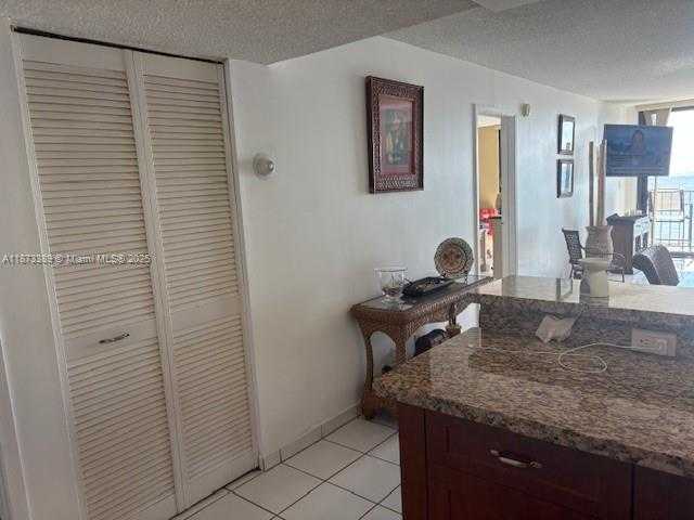 Small Image of 2625 COLLINS AVE #804, Miami Beach Number 5