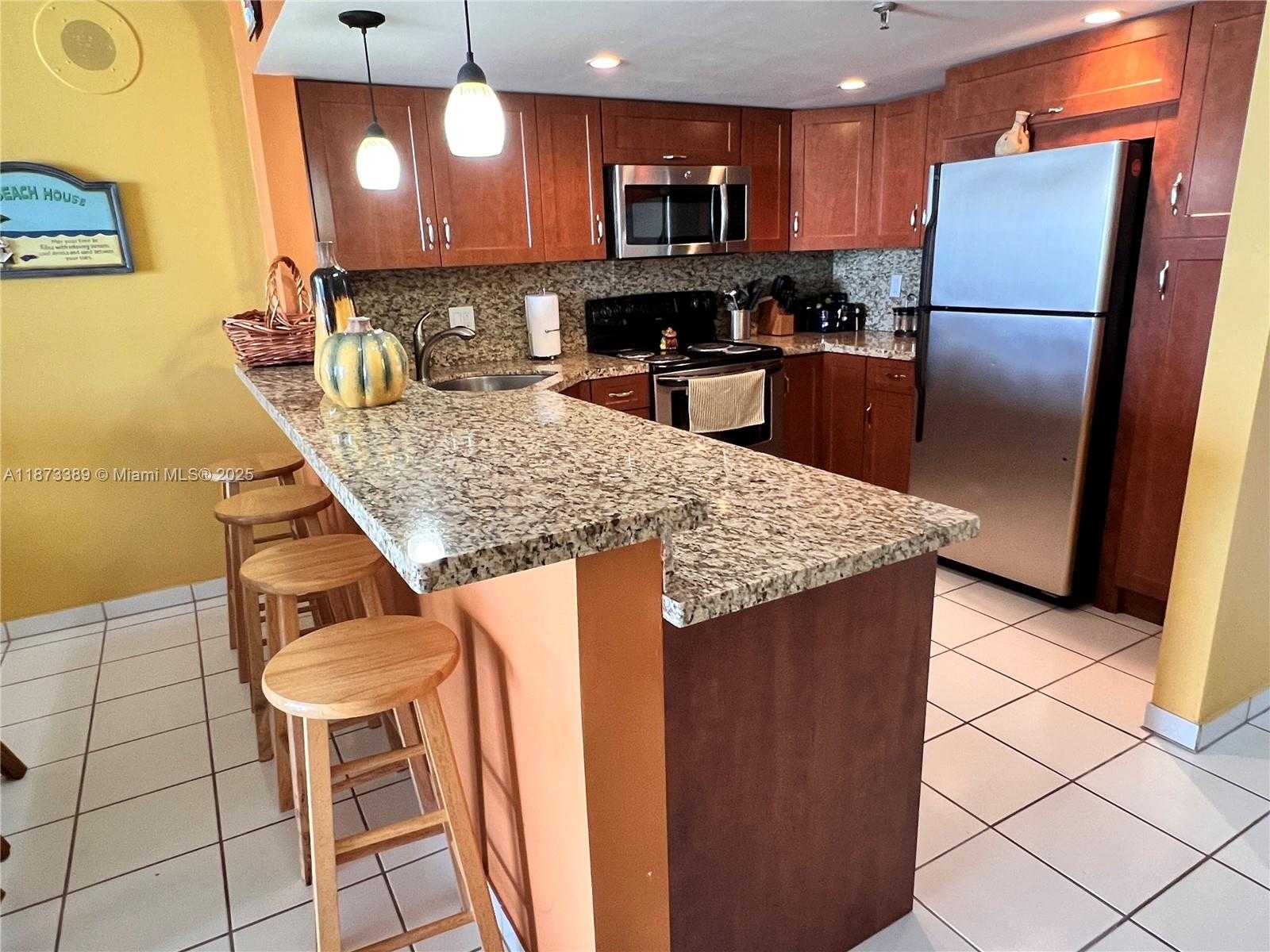 Small Image of 2625 COLLINS AVE #804, Miami Beach Number 8