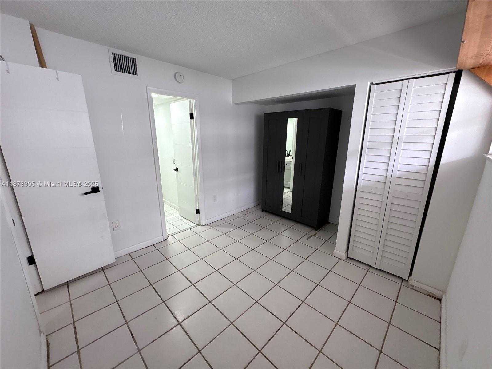 Small Image of 1331 LINCOLN RD #402, Miami Beach Number 12