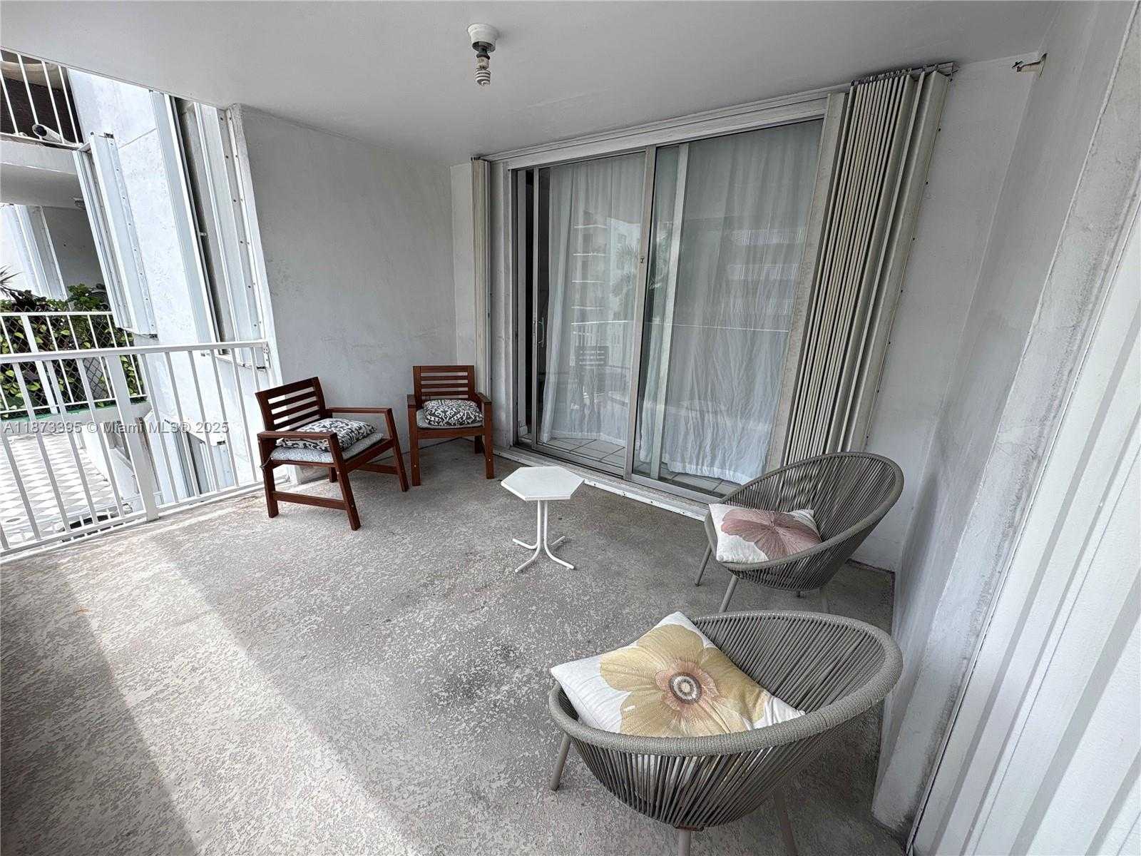 Small Image of 1331 LINCOLN RD #402, Miami Beach Number 13