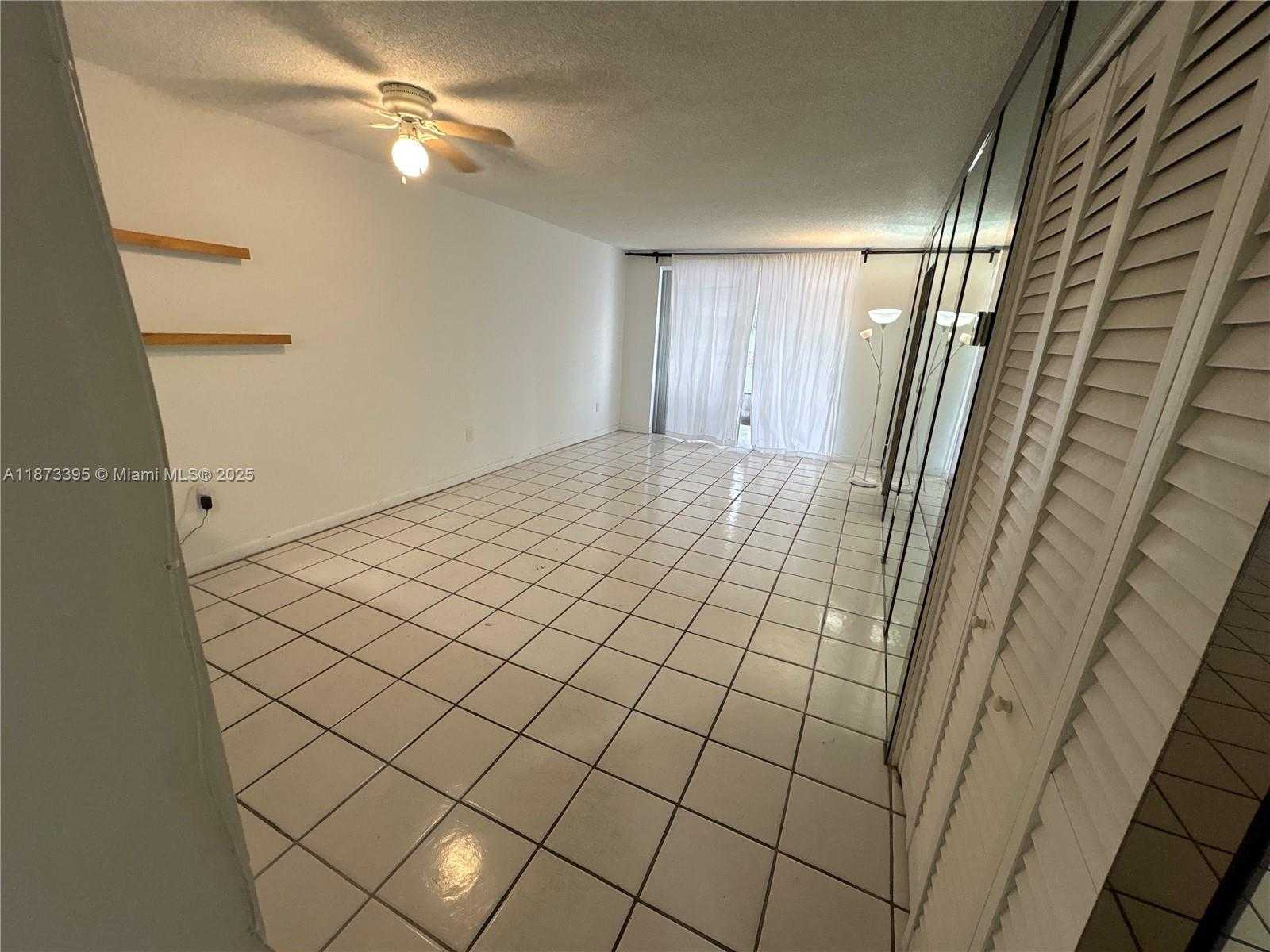 Small Image of 1331 LINCOLN RD #402, Miami Beach Number 5