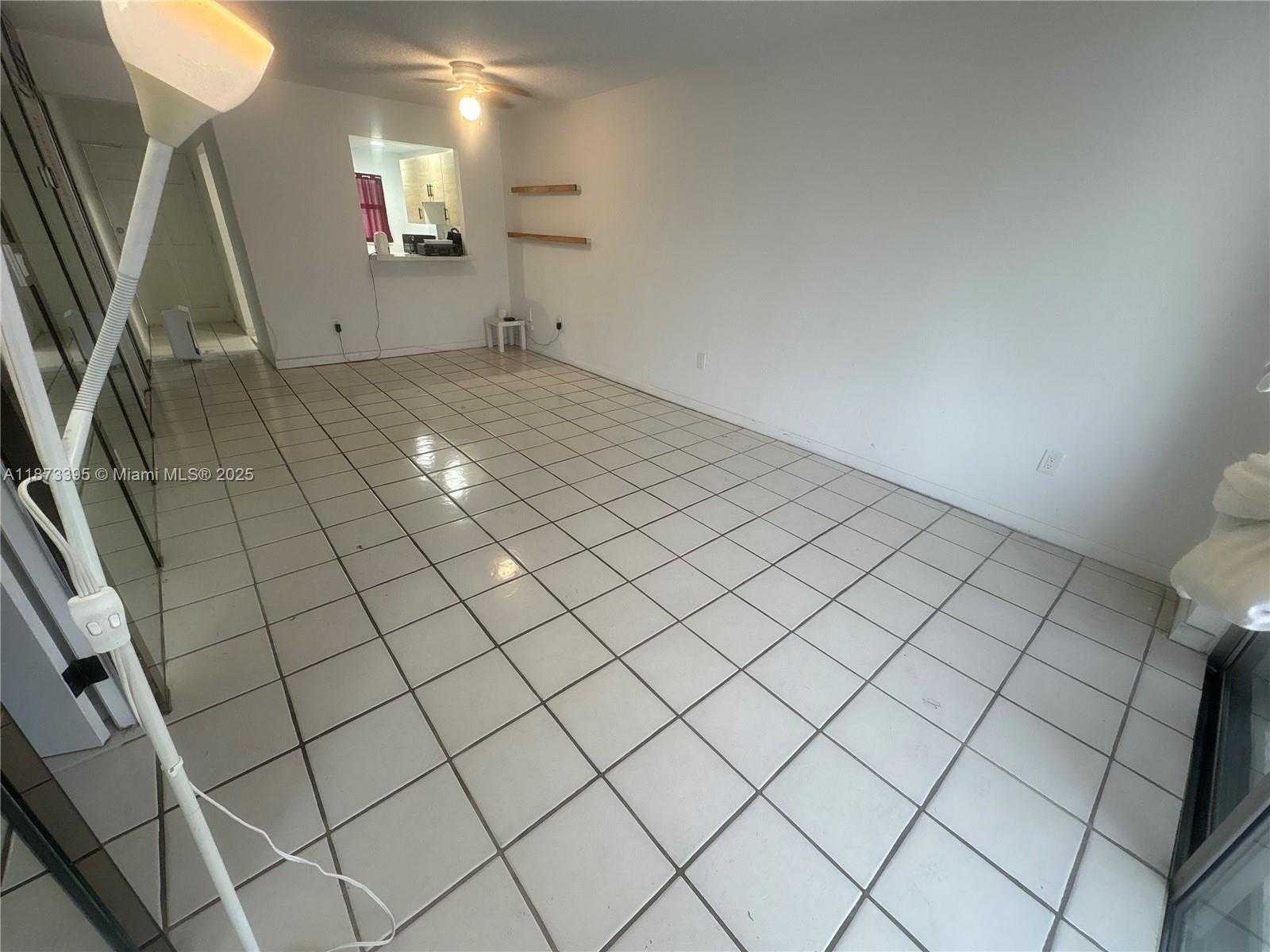Small Image of 1331 LINCOLN RD #402, Miami Beach Number 9