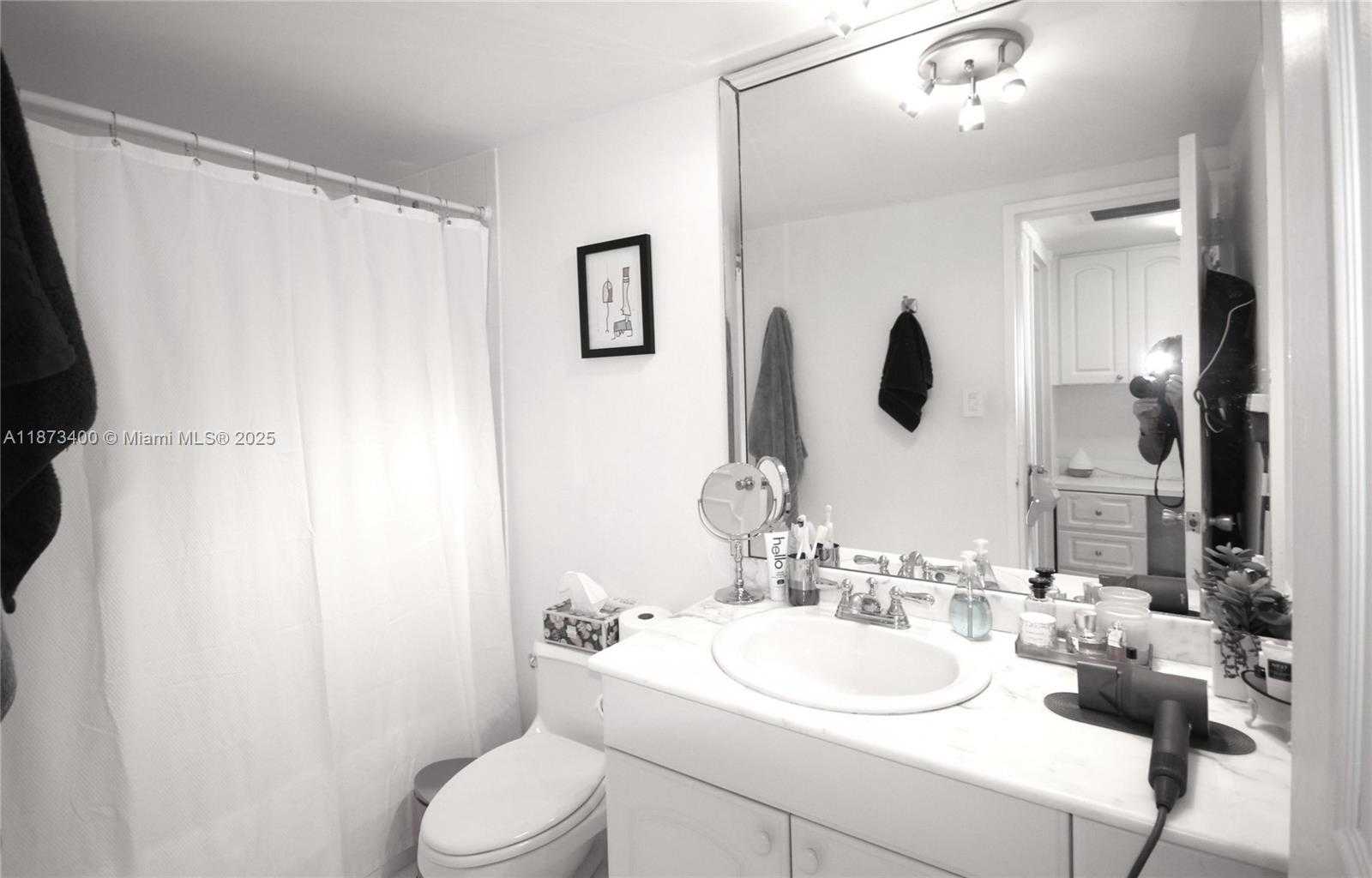 Small Image of 5151 COLLINS AVE #1226, Miami Beach Number 17