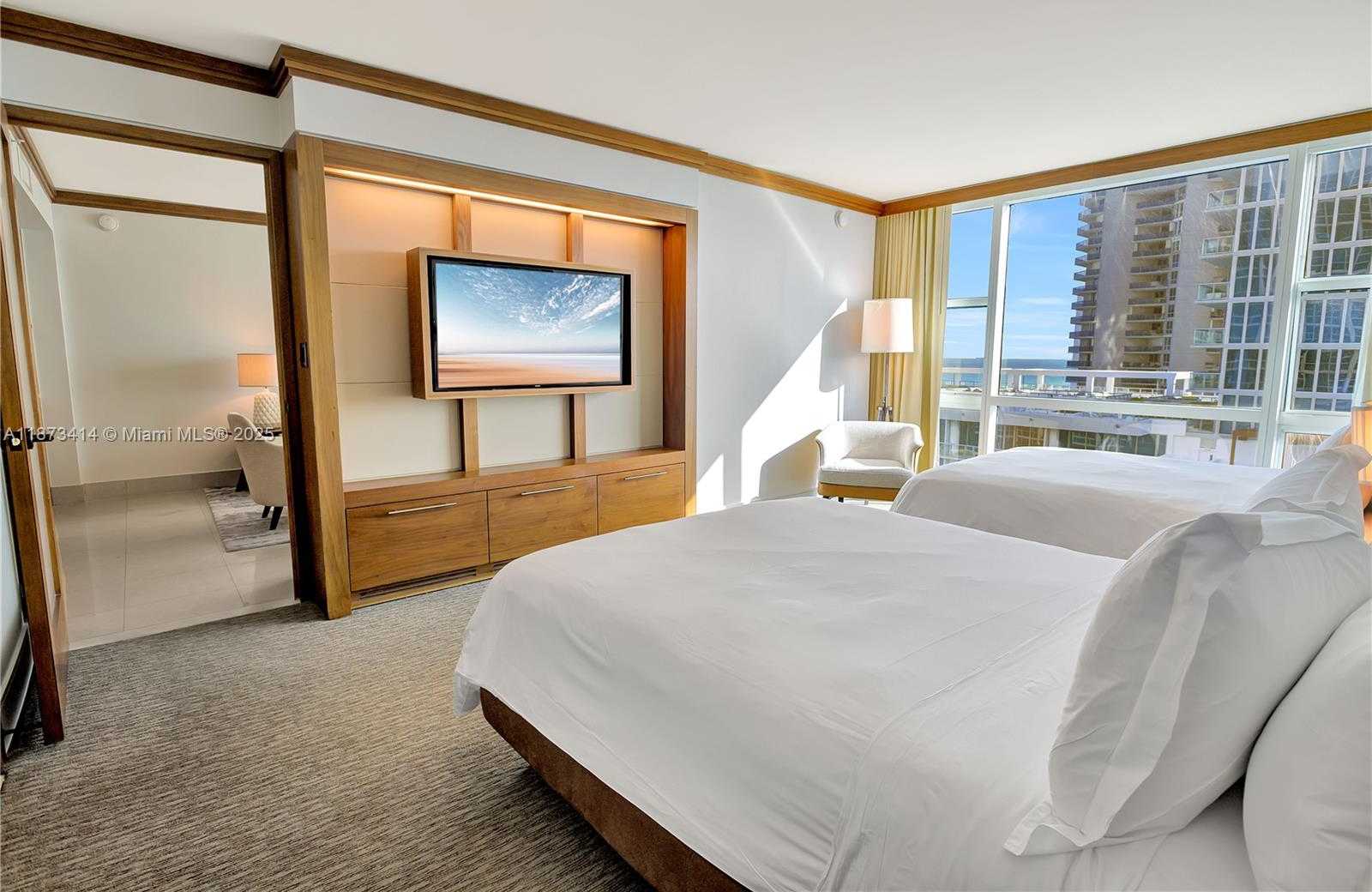 Small Image of 6801 COLLINS AVE #806, Miami Beach Number 4