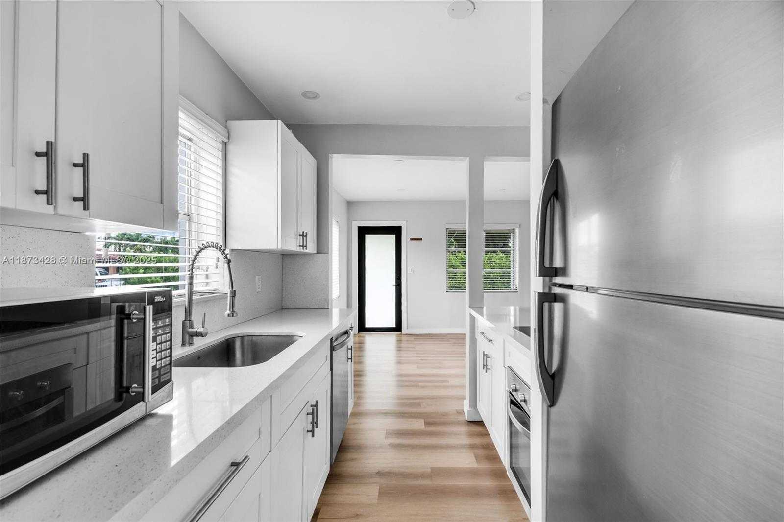 Small Image of 4798 SOUTH WEST 1ST ST, Miami Number 11