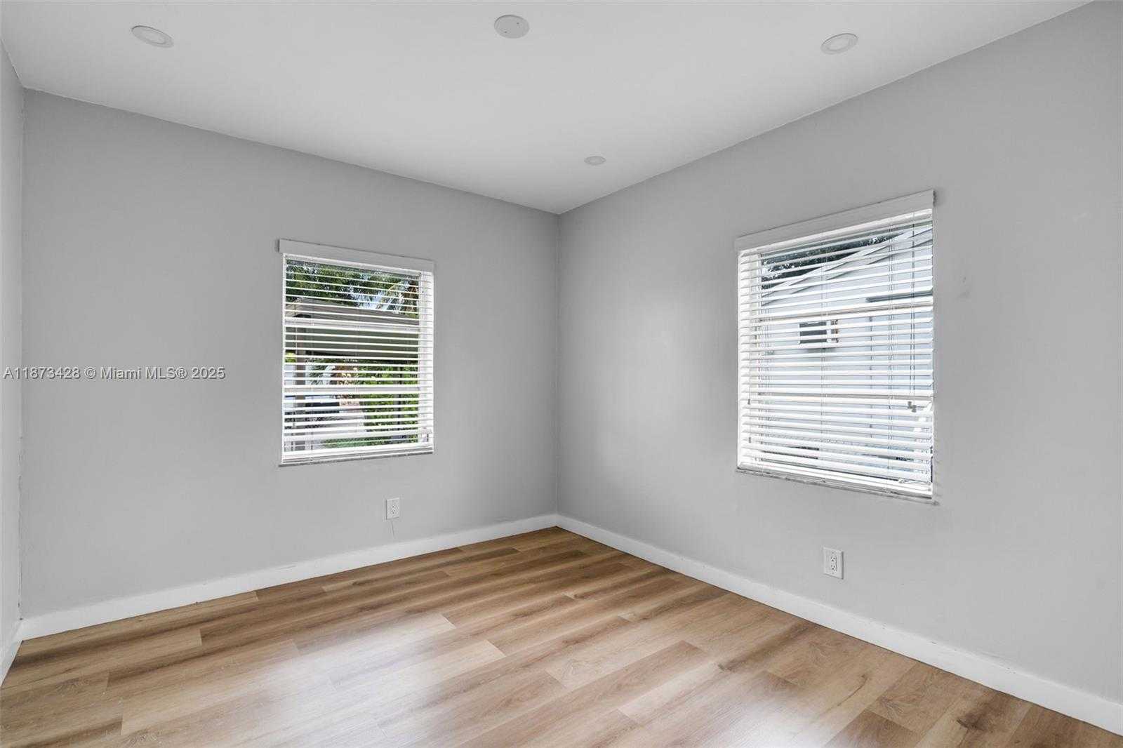 Small Image of 4798 SOUTH WEST 1ST ST, Miami Number 14