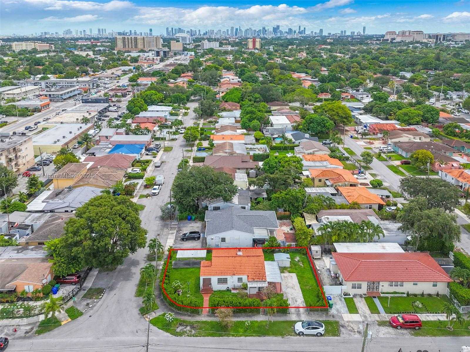 Small Image of 4798 SOUTH WEST 1ST ST, Miami Number 23