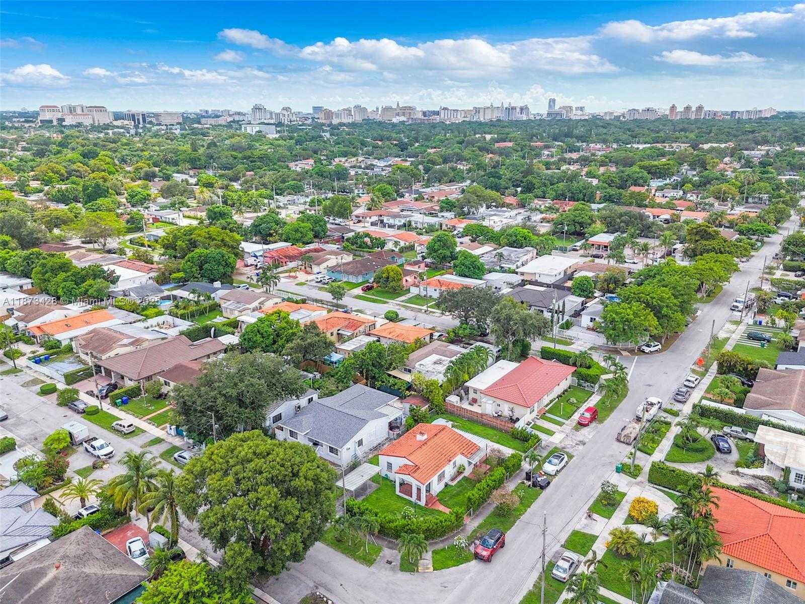Small Image of 4798 SOUTH WEST 1ST ST, Miami Number 26