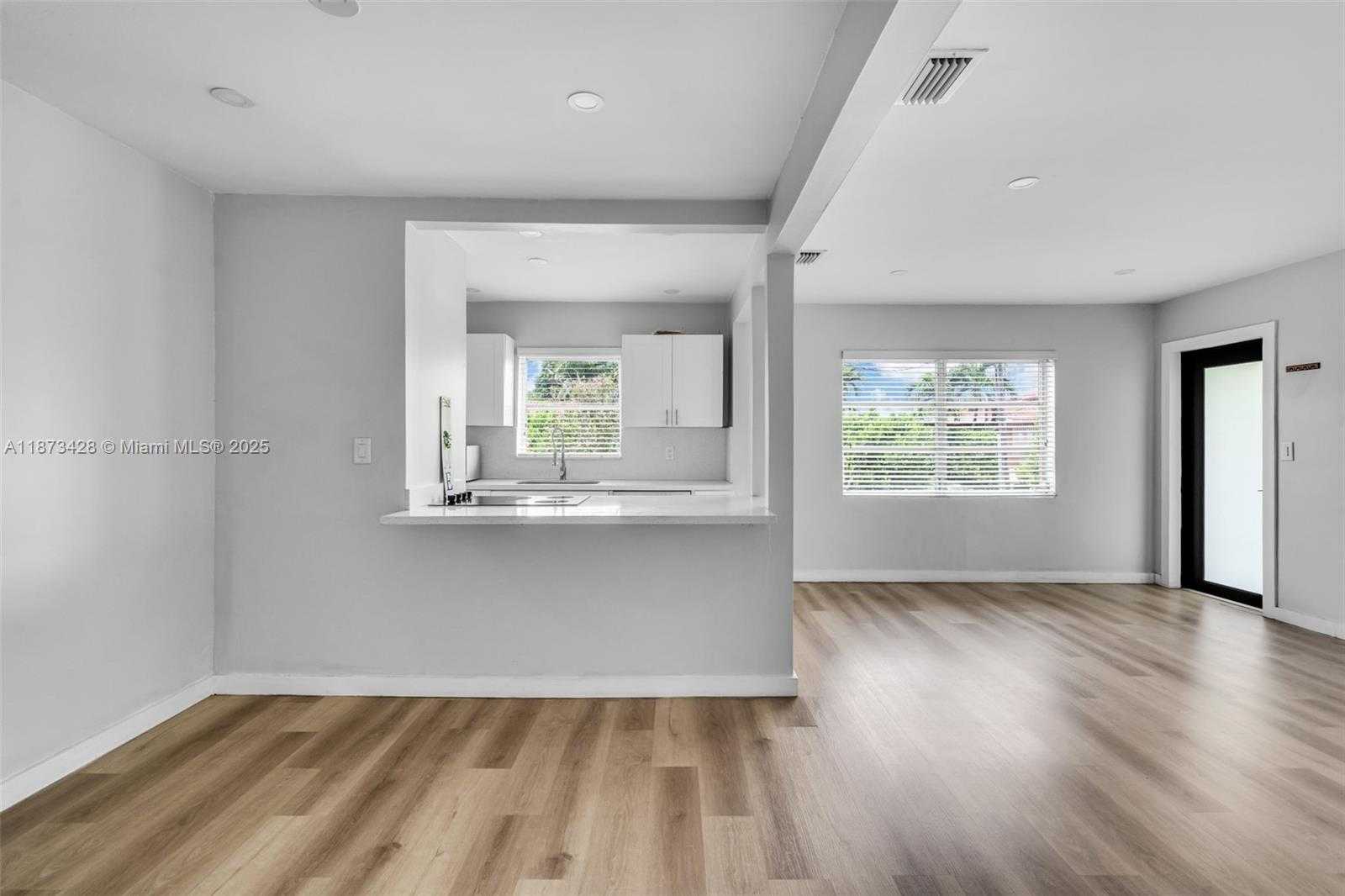 Small Image of 4798 SOUTH WEST 1ST ST, Miami Number 8