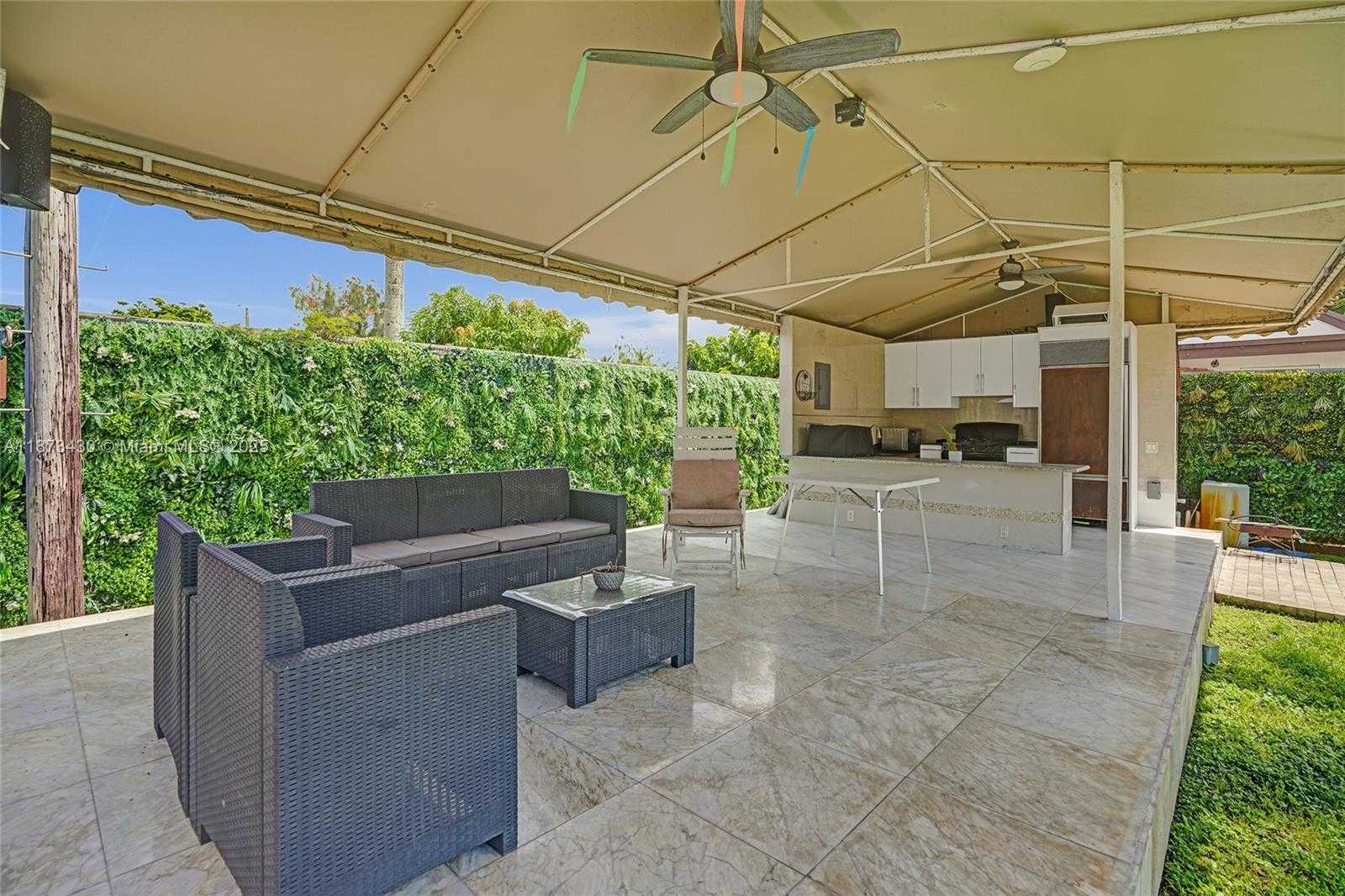 Small Image of 221 NORTH WEST 145TH ST, Miami Number 4