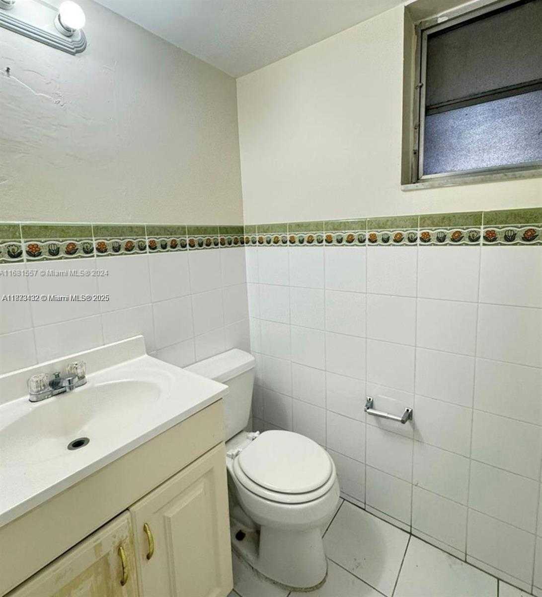 Small Image of 8850 FONTAINEBLEAU BLVD #206, Miami Number 6