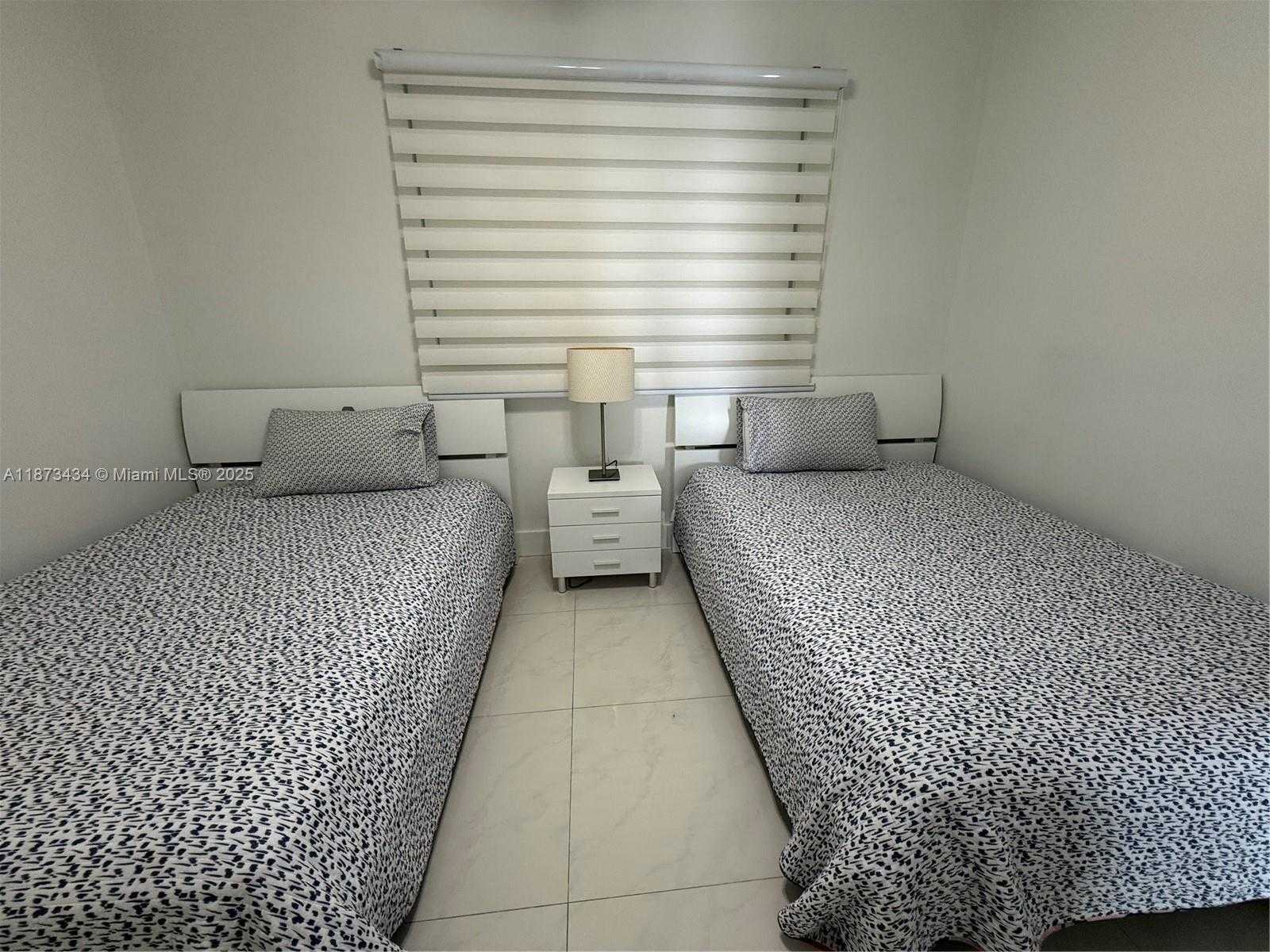 Small Image of 17050 NORTH BAY RD #405, Sunny Isles Beach Number 12