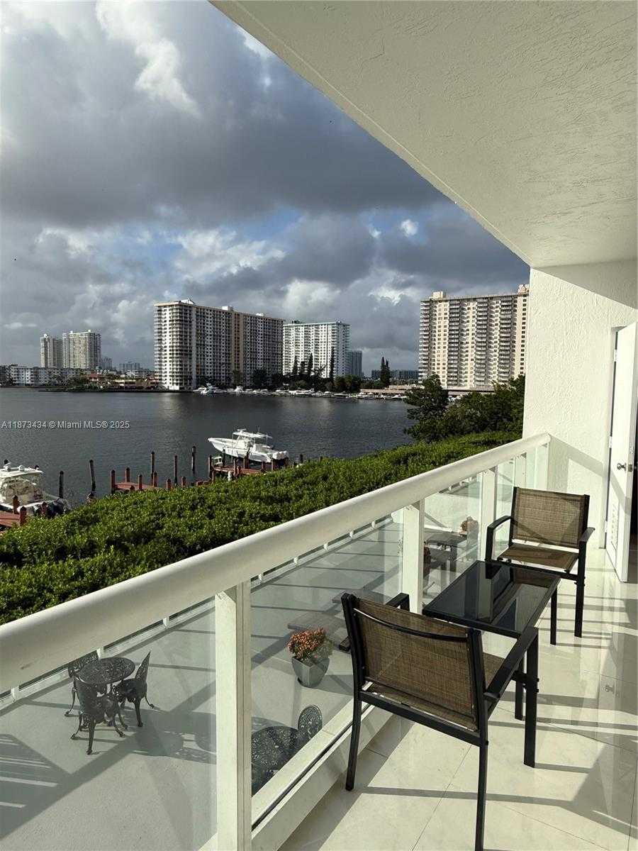 Small Image of 17050 NORTH BAY RD #405, Sunny Isles Beach Number 2