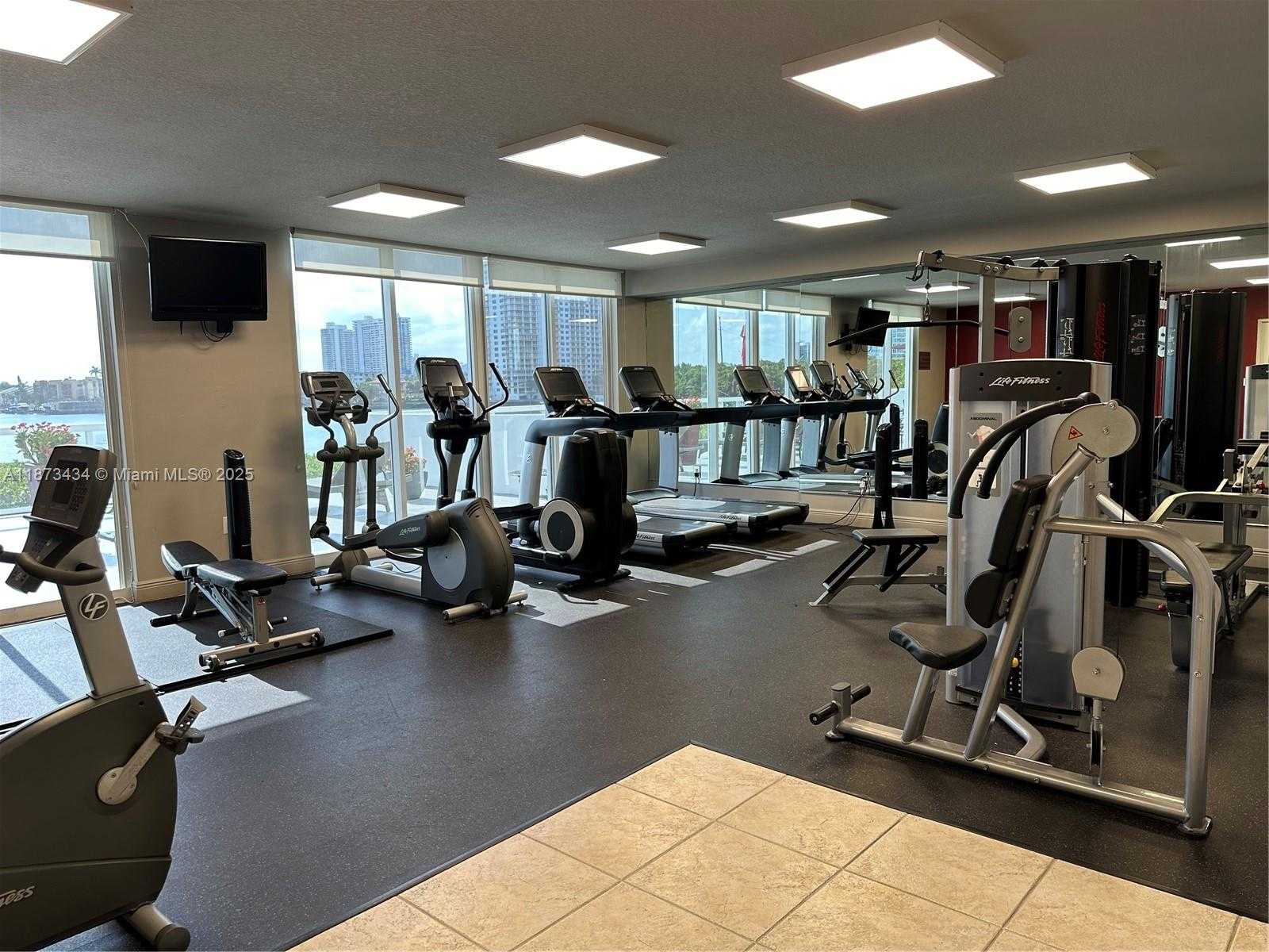 Small Image of 17050 NORTH BAY RD #405, Sunny Isles Beach Number 5