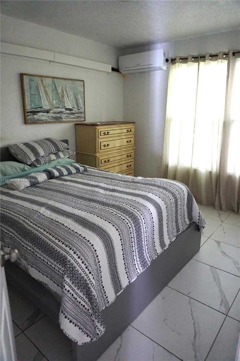 Small Image of 1652 MADISON ST #7, Hollywood Number 6