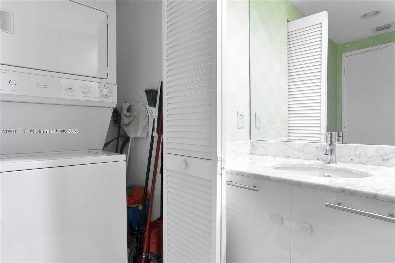 Small Image of 951 BRICKELL AVE #2010, Miami Number 12
