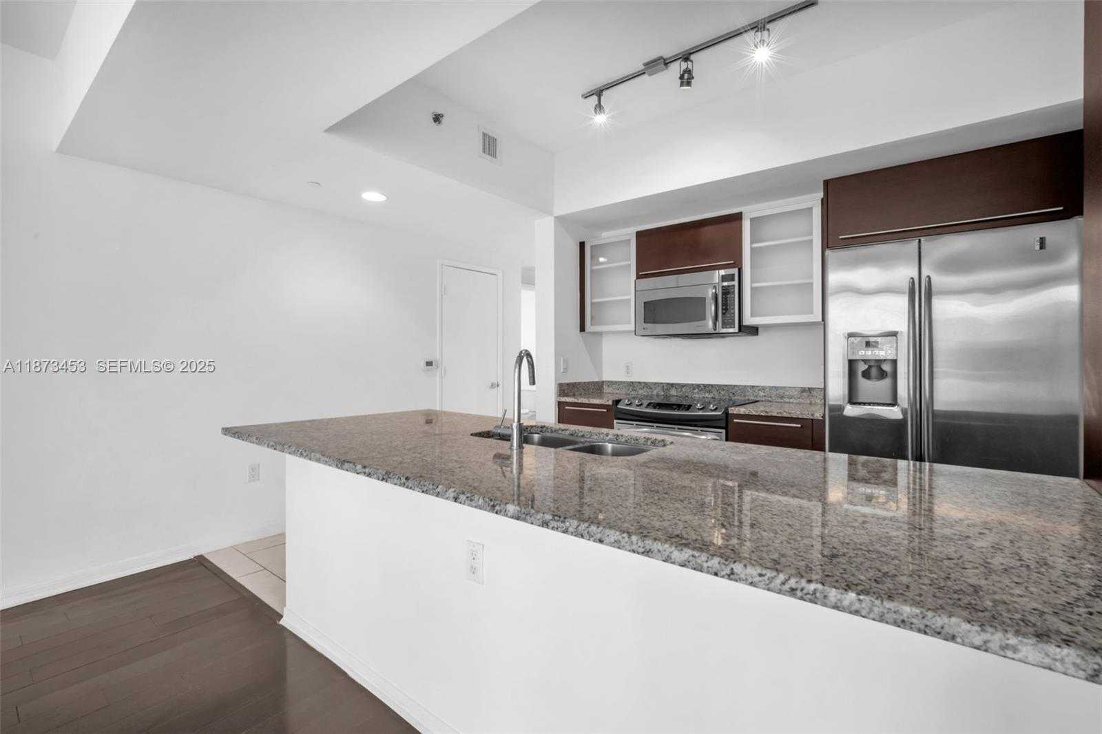 Small Image of 951 BRICKELL AVE #2010, Miami Number 28