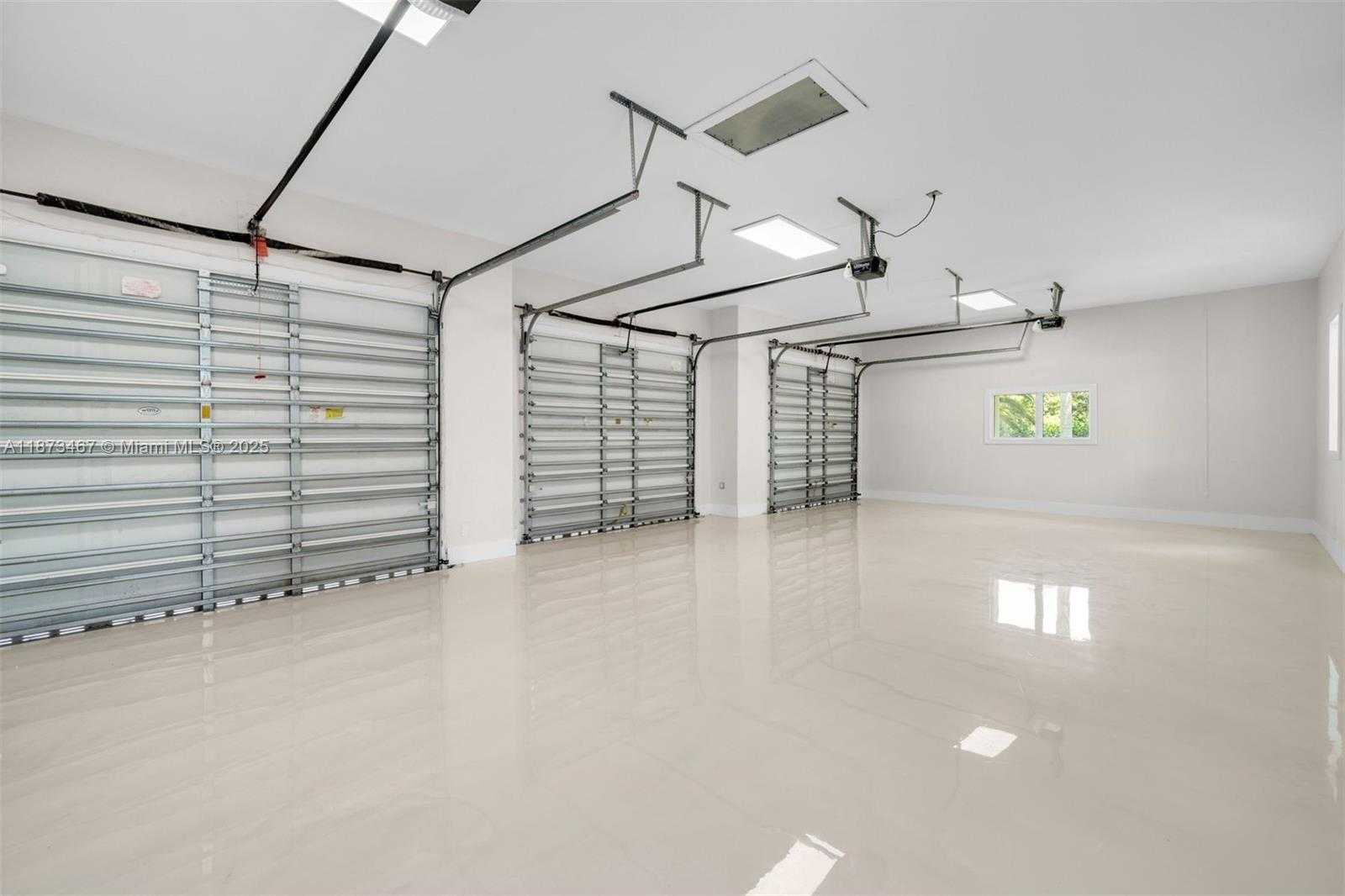Small Image of 6080 SOUTH WEST 104TH ST, Pinecrest Number 60