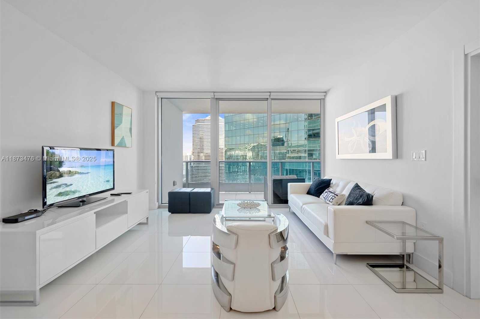 Small Image of 200 BISCAYNE BOULEVARD WAY #4311, Miami Number 3