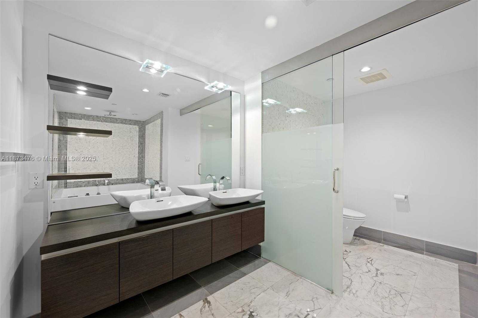 Small Image of 200 BISCAYNE BOULEVARD WAY #4311, Miami Number 9