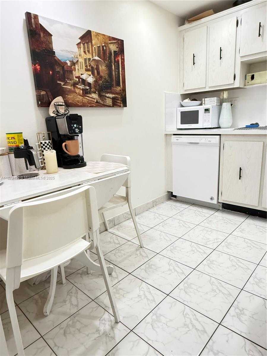 Small Image of 600 THREE ISLANDS BLVD #510, Hallandale Beach Number 8