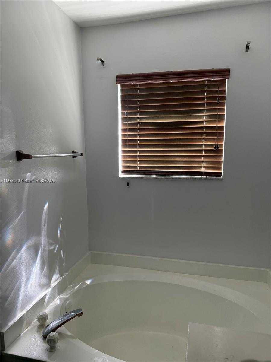 Small Image of 15921 SOUTH WEST 82ND ST, Miami Number 15