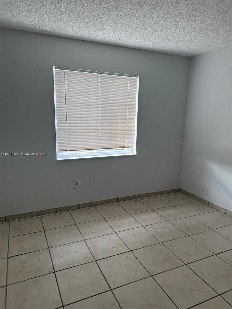 Small Image of 15921 SOUTH WEST 82ND ST, Miami Number 7