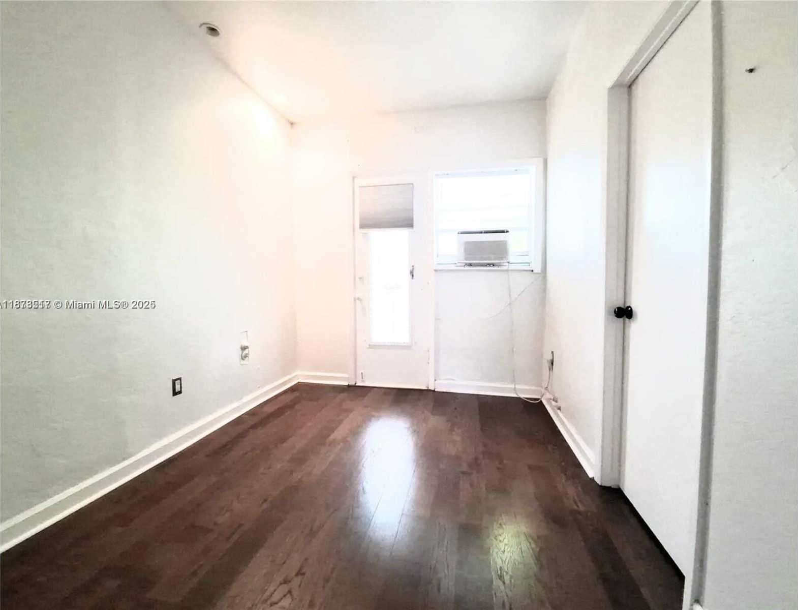 Small Image of 1009 MERIDIAN AVE #13, Miami Beach Number 14