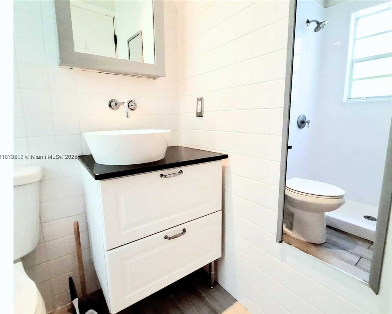 Small Image of 1009 MERIDIAN AVE #13, Miami Beach Number 15