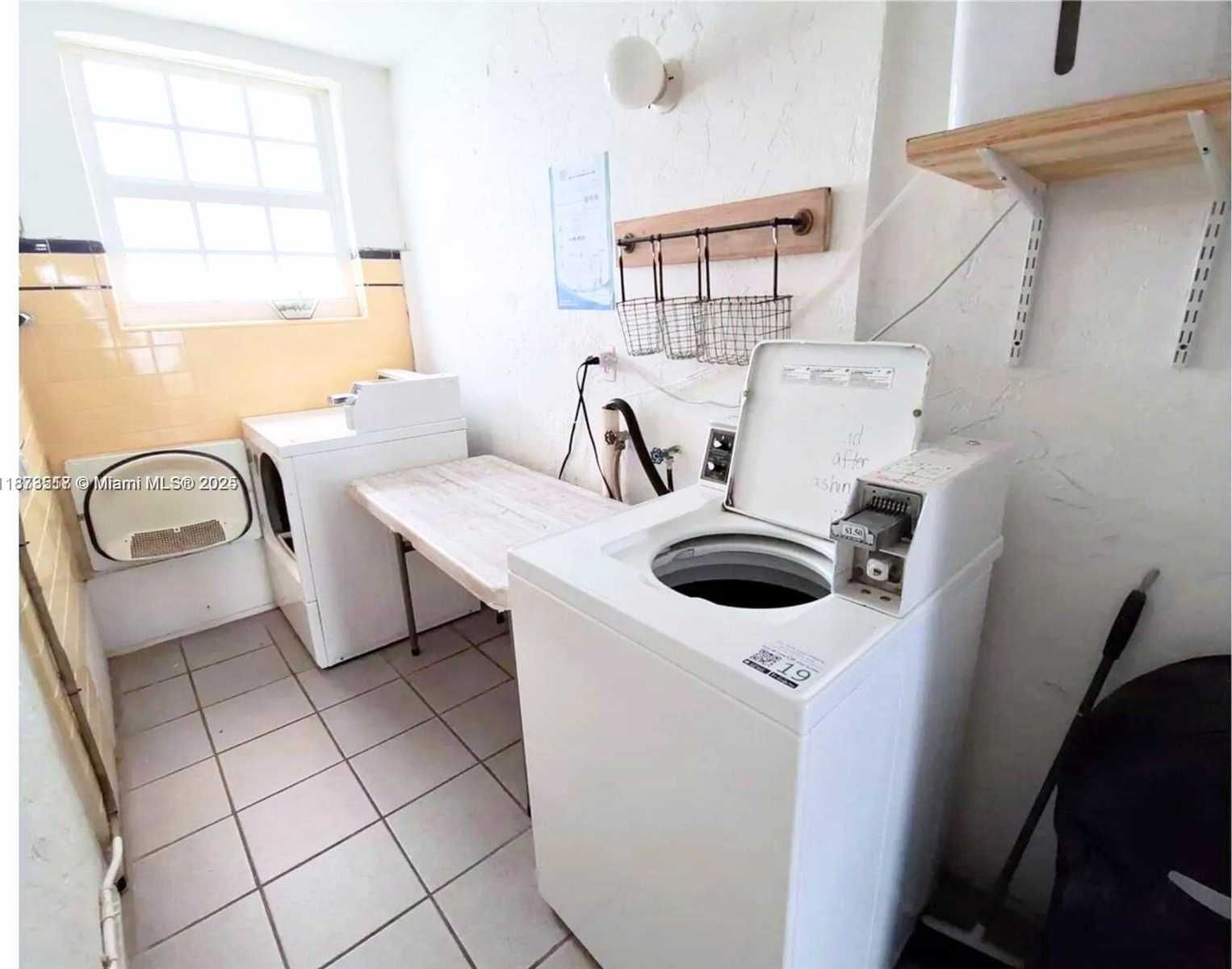 Small Image of 1009 MERIDIAN AVE #13, Miami Beach Number 17
