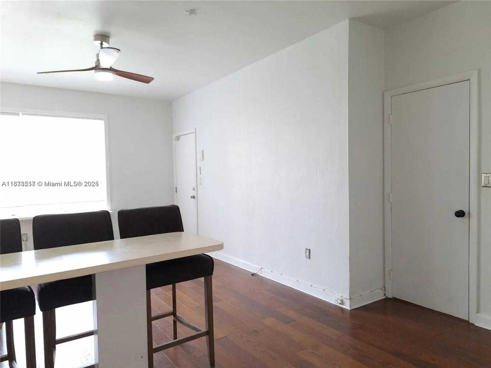 Small Image of 1009 MERIDIAN AVE #13, Miami Beach Number 6