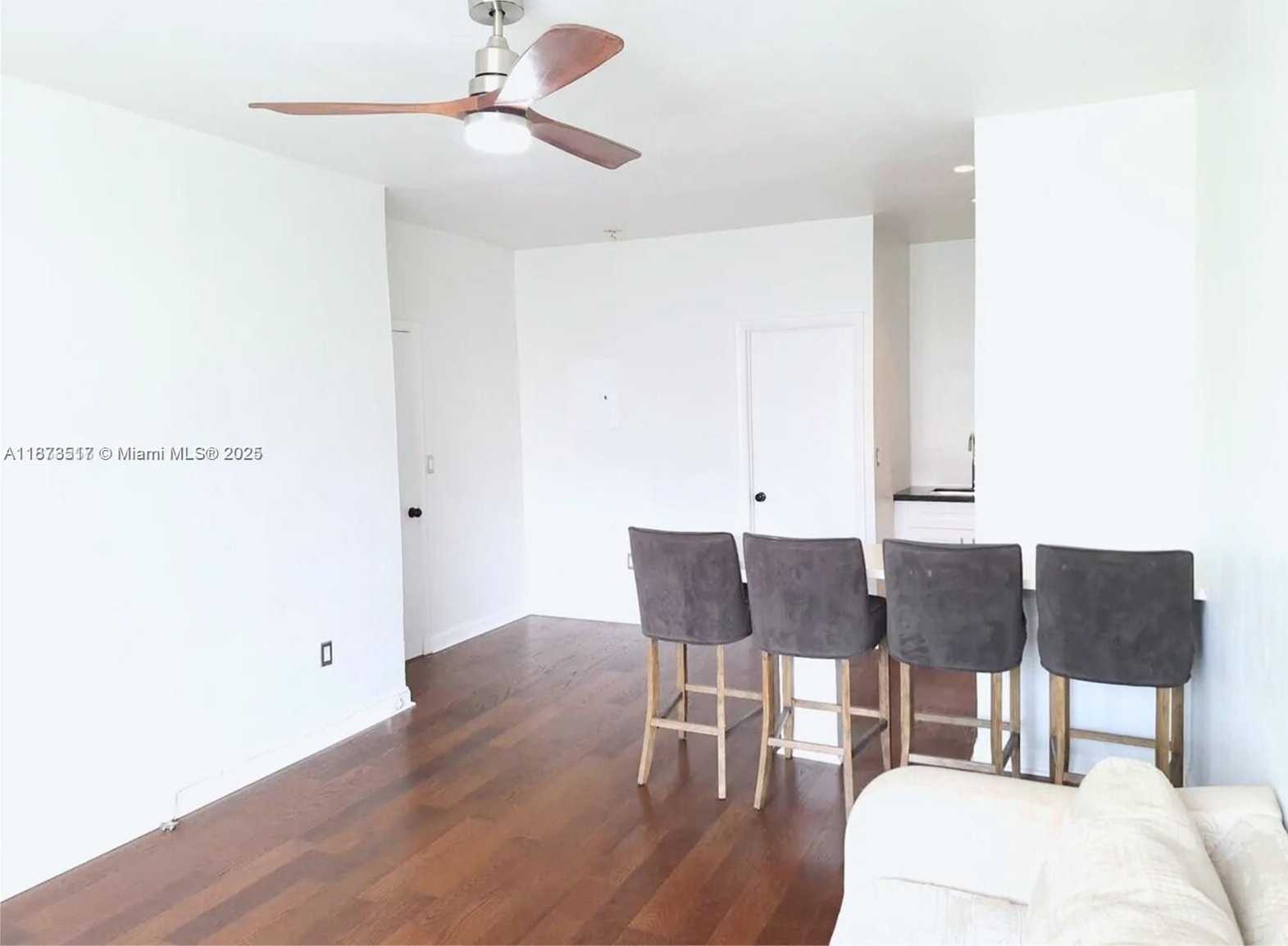 Small Image of 1009 MERIDIAN AVE #13, Miami Beach Number 9