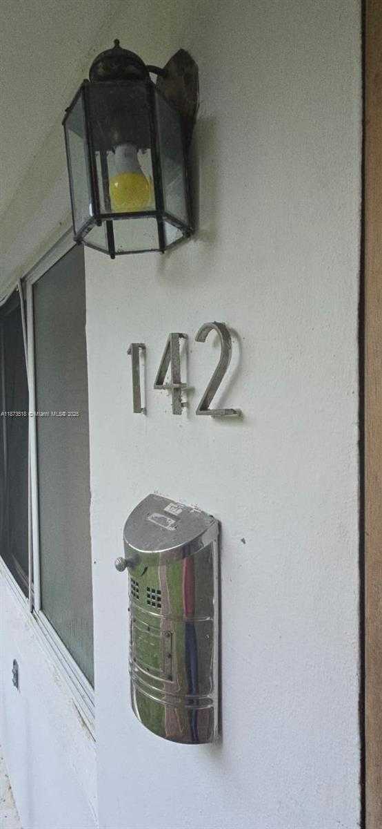 Small Image of 142 NORTH WEST 98TH ST, Miami Shores Number 13