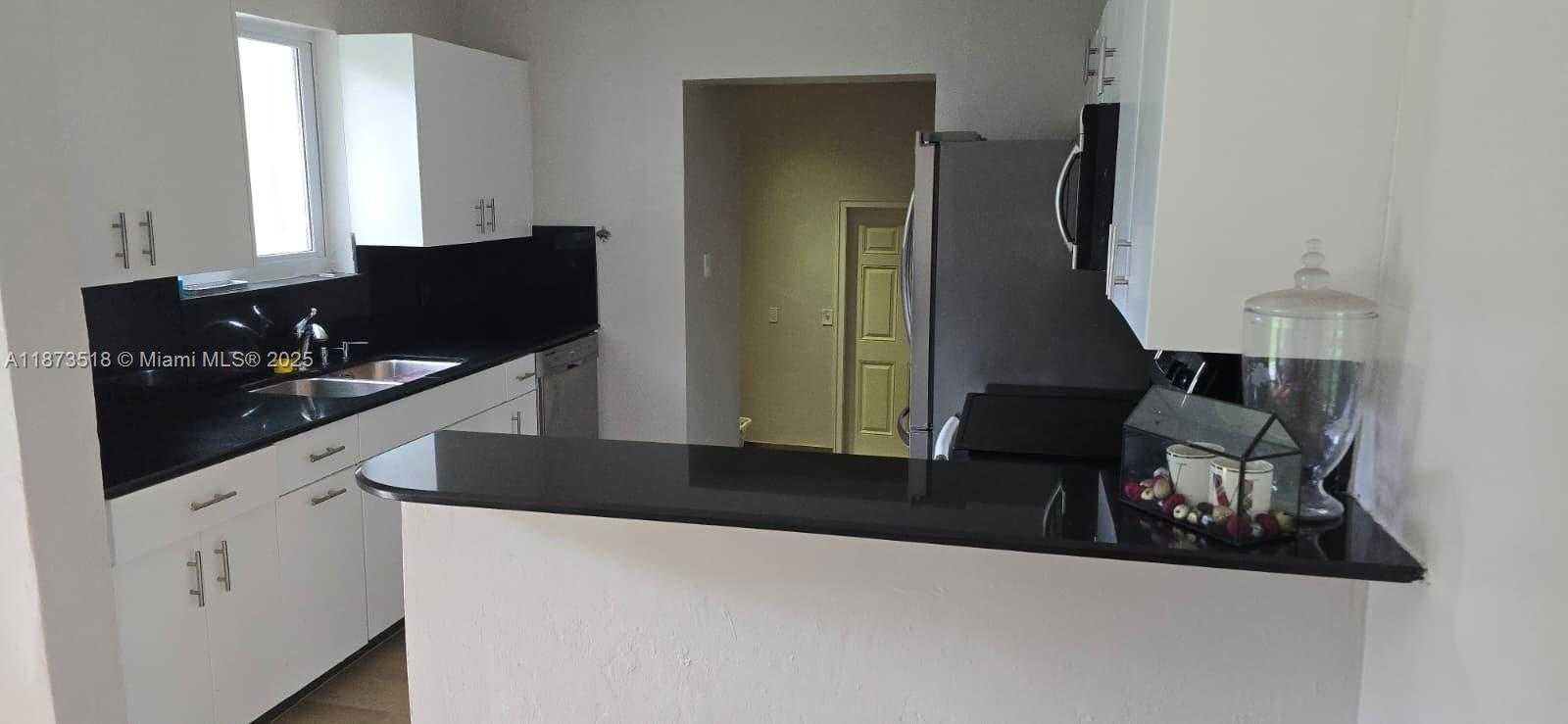 Small Image of 142 NORTH WEST 98TH ST, Miami Shores Number 19