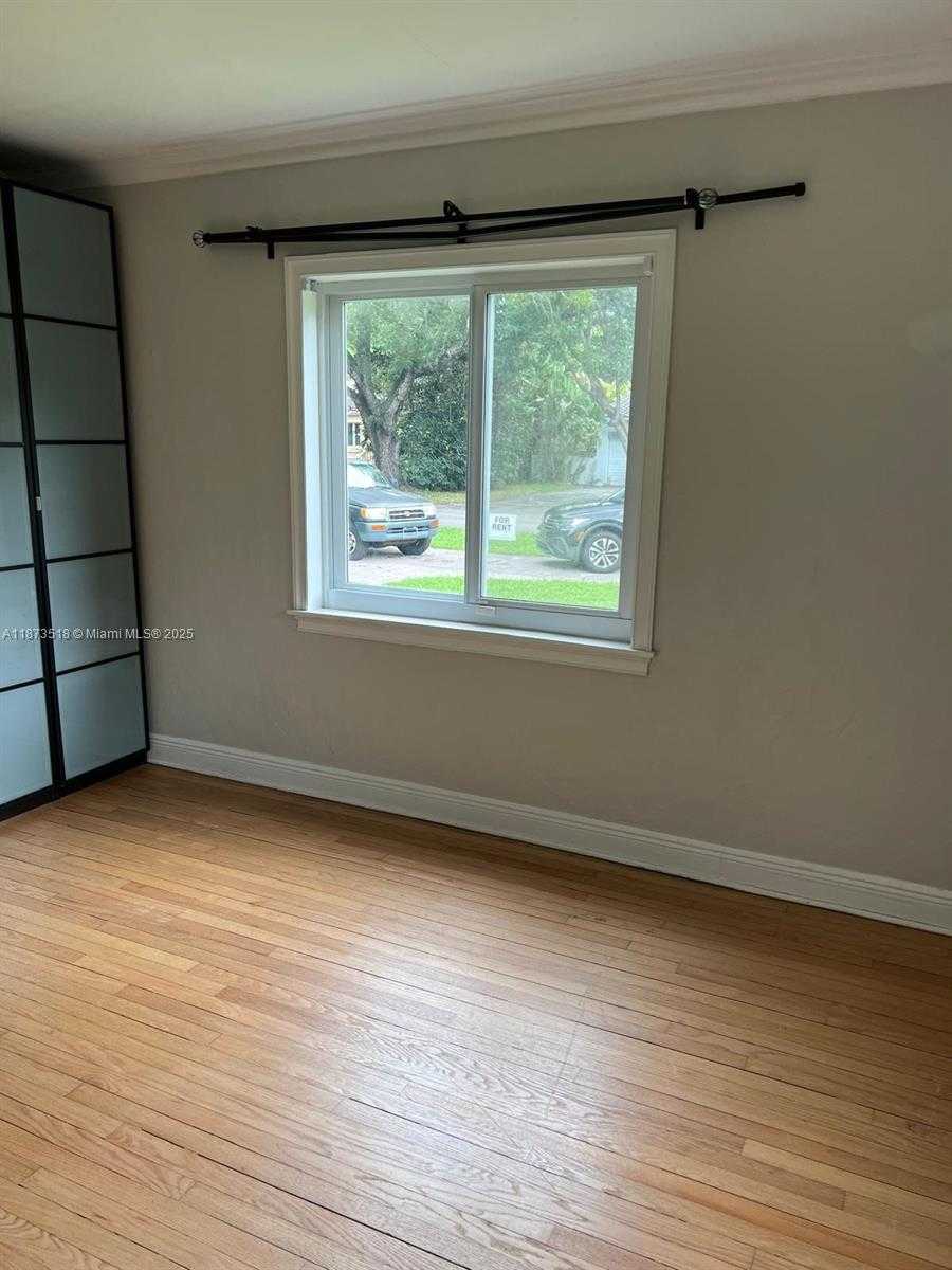 Small Image of 142 NORTH WEST 98TH ST, Miami Shores Number 36