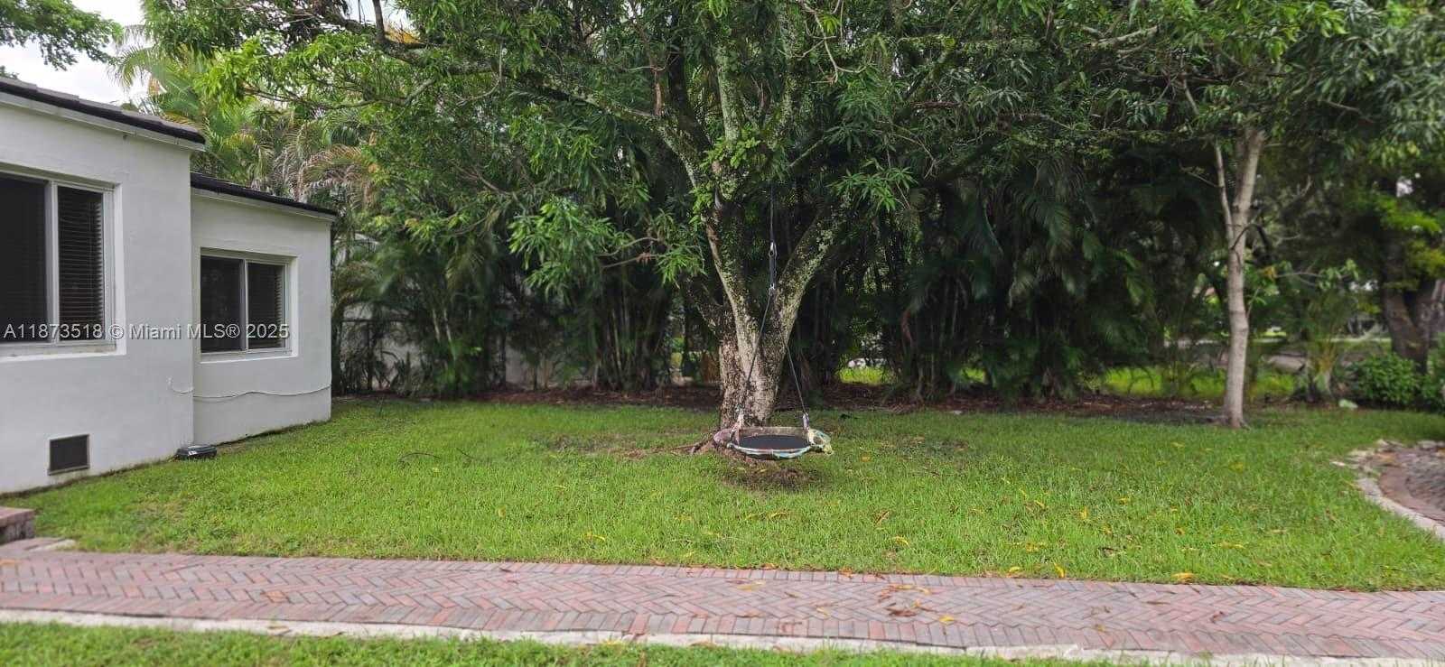Small Image of 142 NORTH WEST 98TH ST, Miami Shores Number 6
