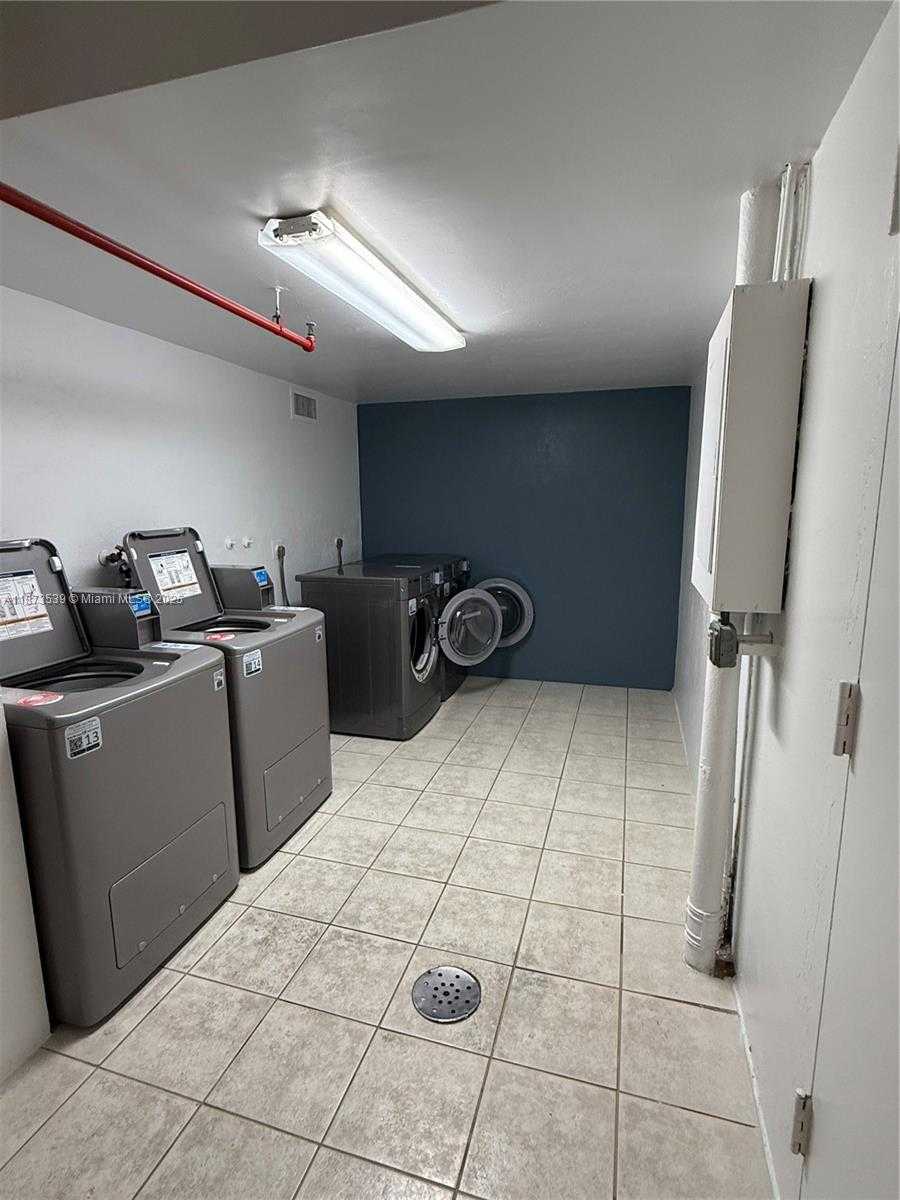 Small Image of 19380 NORTH EAST COLLINS AVE #526, Sunny Isles Beach Number 11