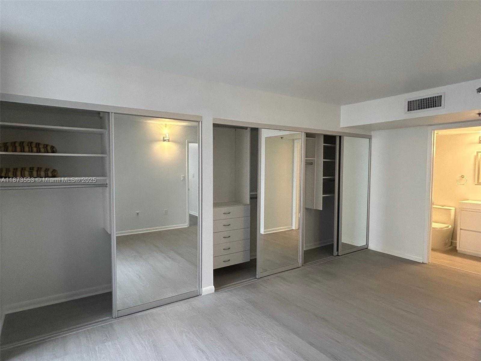 Small Image of 540 BRICKELL KEY DR #1002, Miami Number 12
