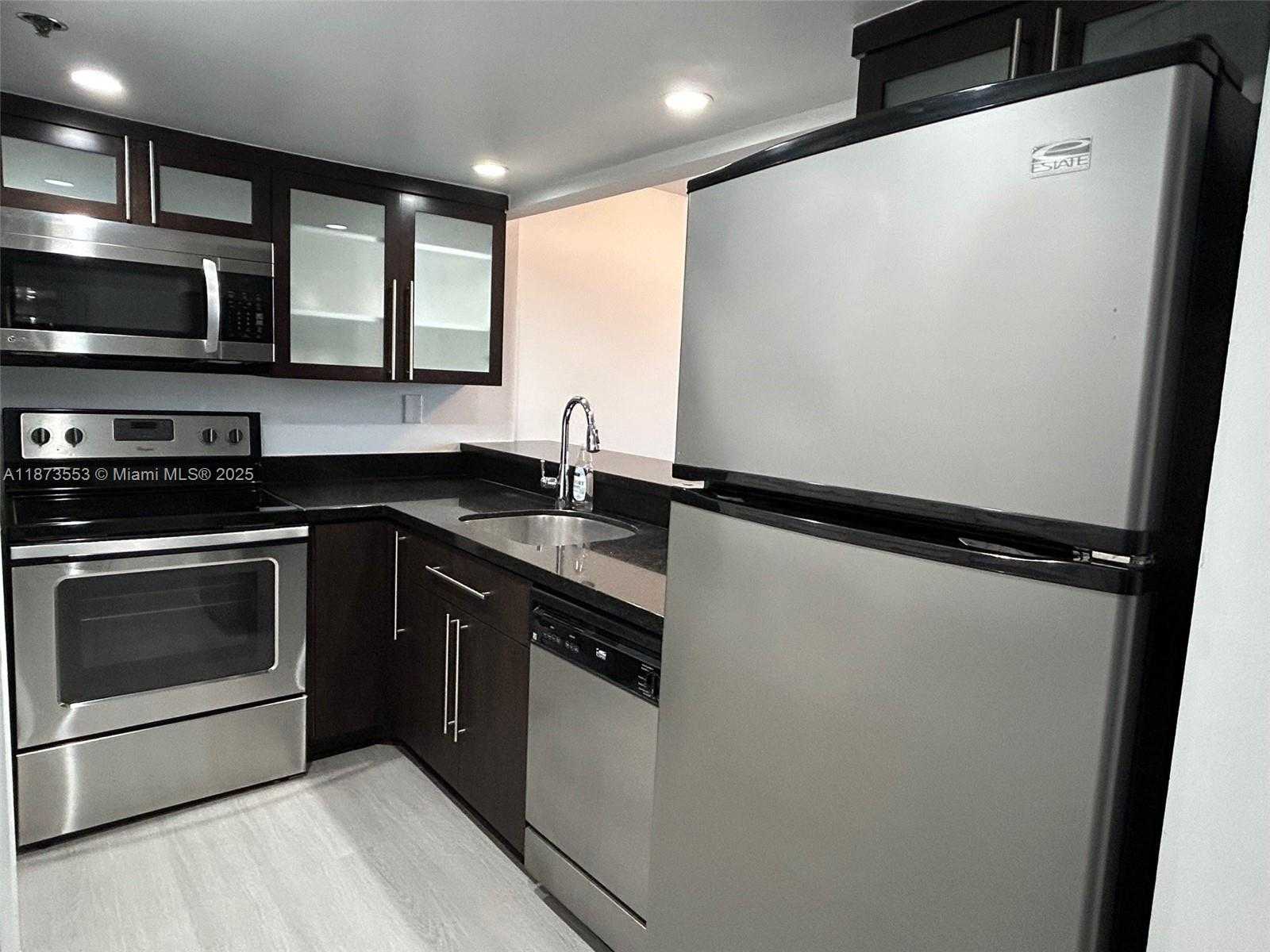 Small Image of 540 BRICKELL KEY DR #1002, Miami Number 2