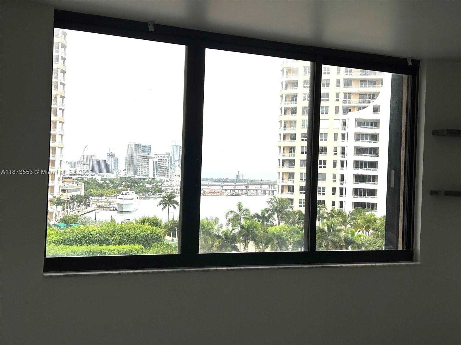 Small Image of 540 BRICKELL KEY DR #1002, Miami Number 5