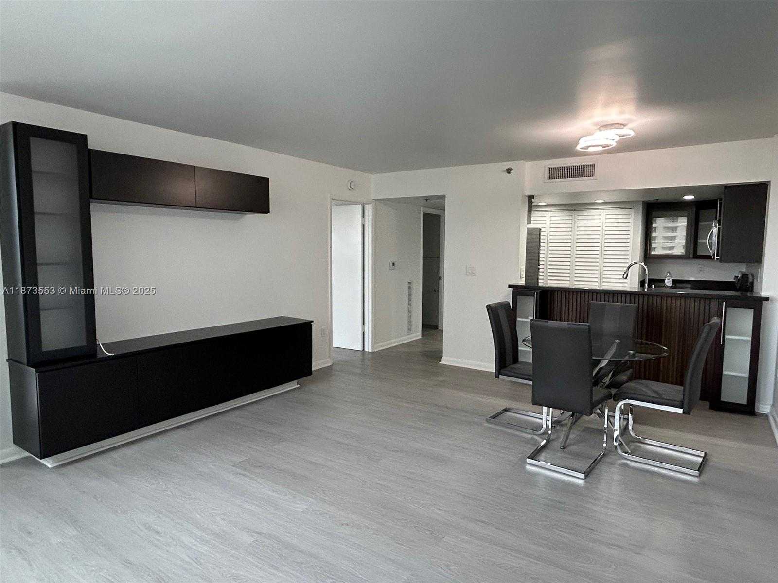 Small Image of 540 BRICKELL KEY DR #1002, Miami Number 6