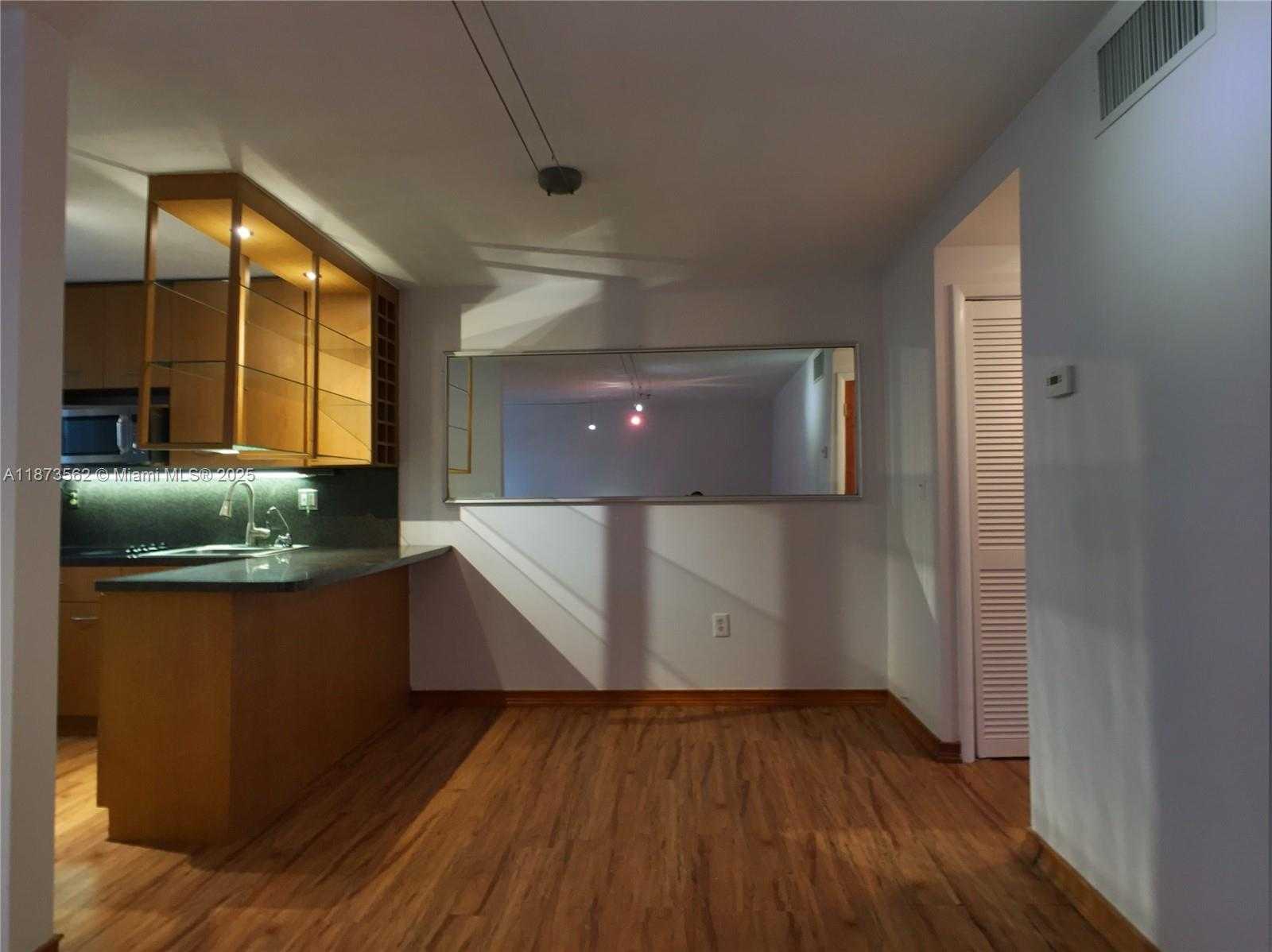 Small Image of 1620 WEST AVE #302, Miami Beach Number 8